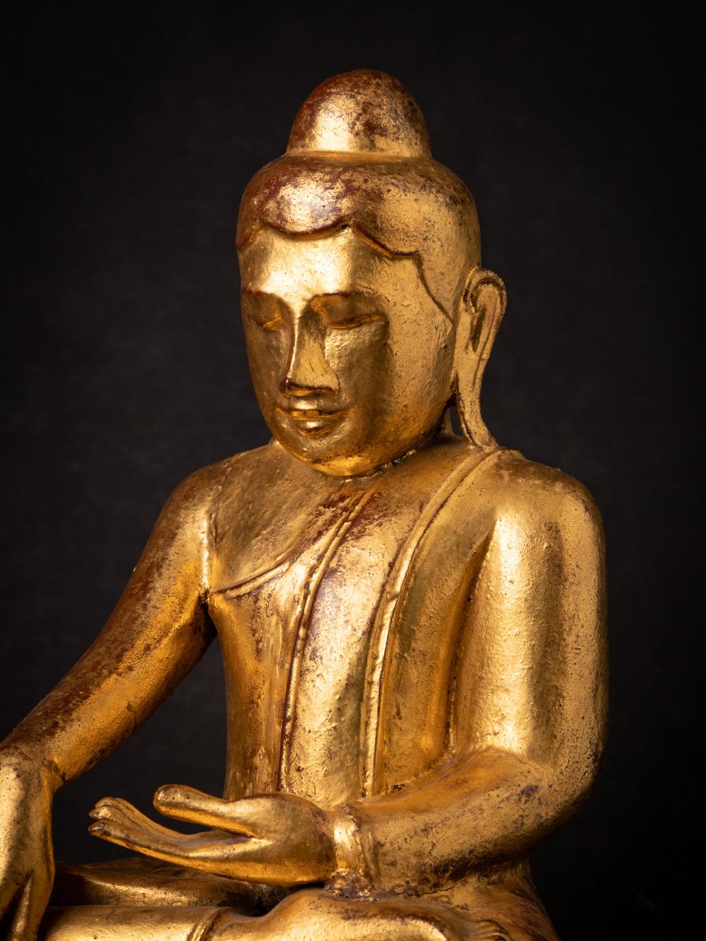 19th century antique wooden Burmese Lotus Buddha in Bhumisparsha Mudra For Sale 8
