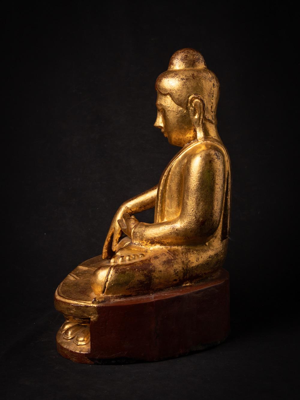 19th century antique wooden Burmese Lotus Buddha in Bhumisparsha Mudra In Good Condition For Sale In DEVENTER, NL