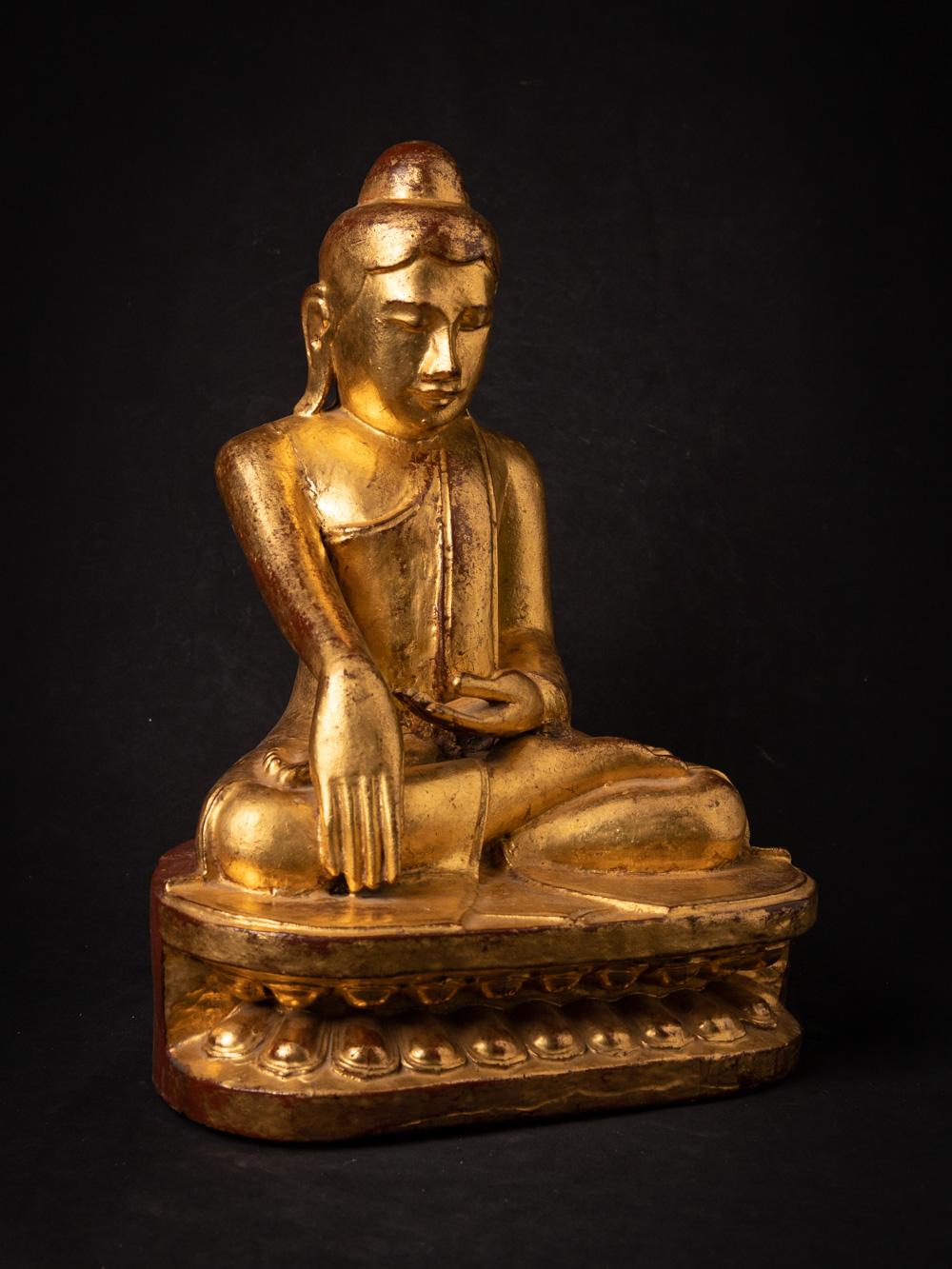 19th century antique wooden Burmese Lotus Buddha in Bhumisparsha Mudra For Sale 1