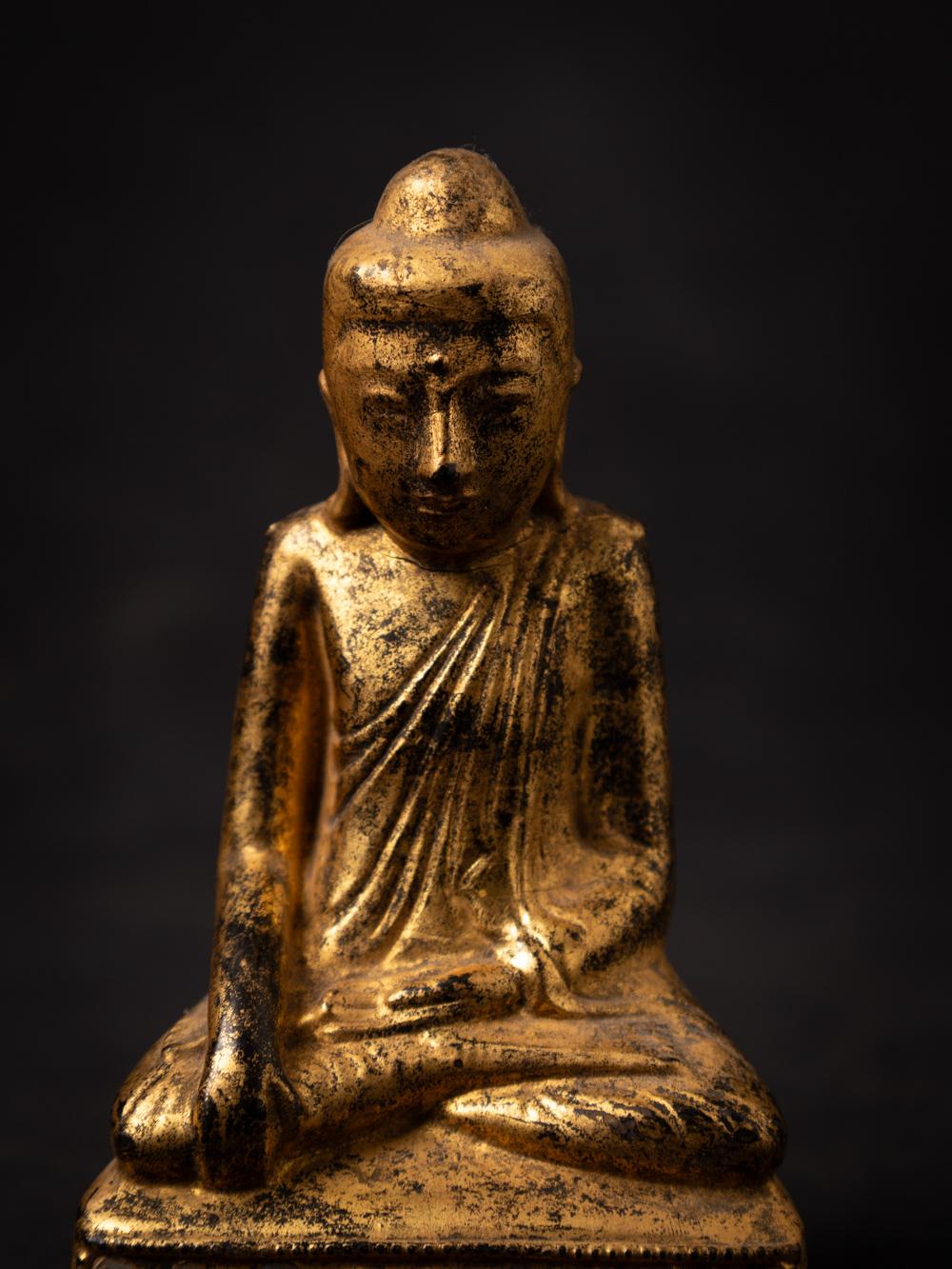 19th century Antique wooden Burmese Lotus Buddha statue in Bhumisparsha Mudra For Sale 2