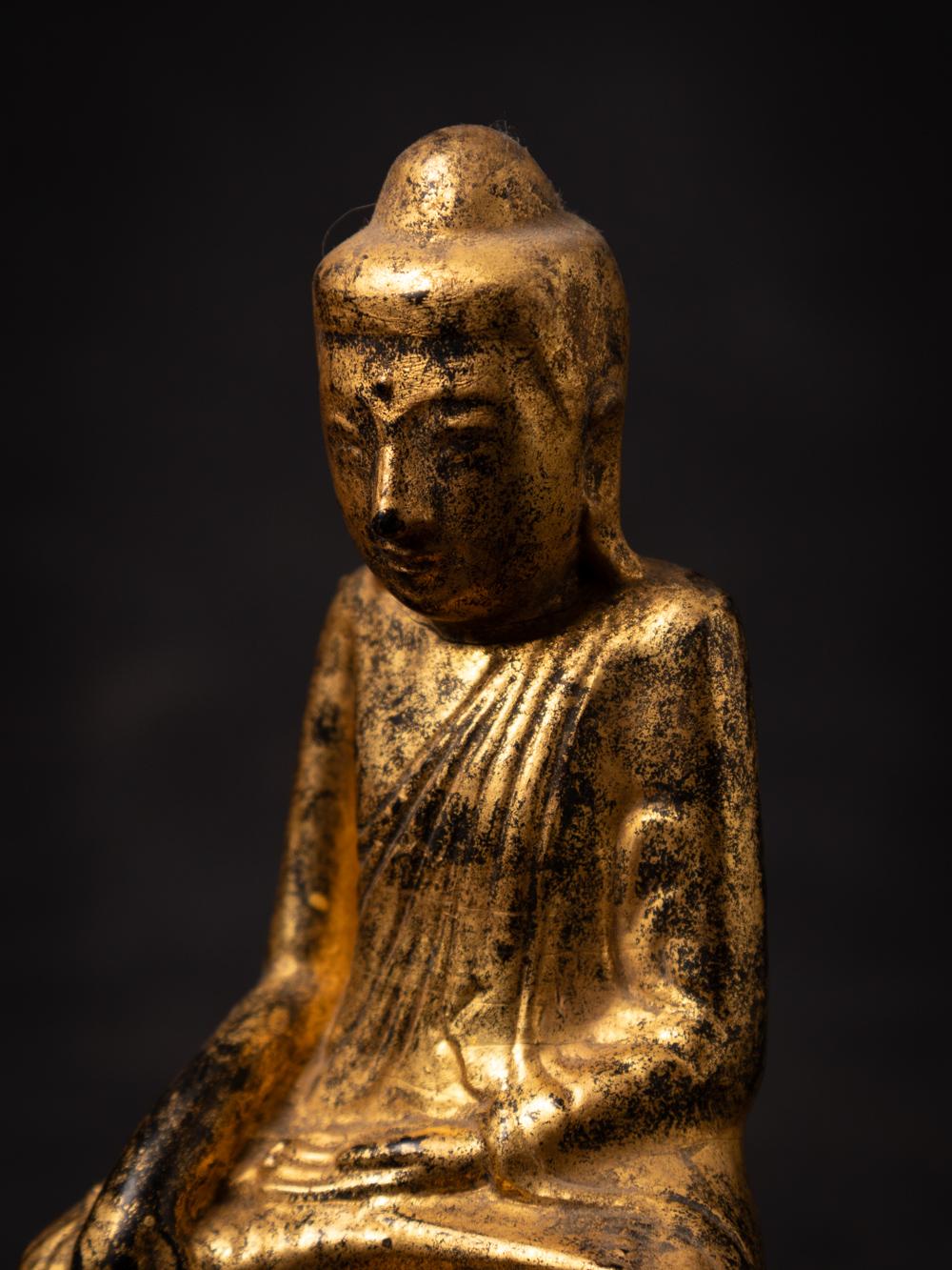 19th century Antique wooden Burmese Lotus Buddha statue in Bhumisparsha Mudra For Sale 4