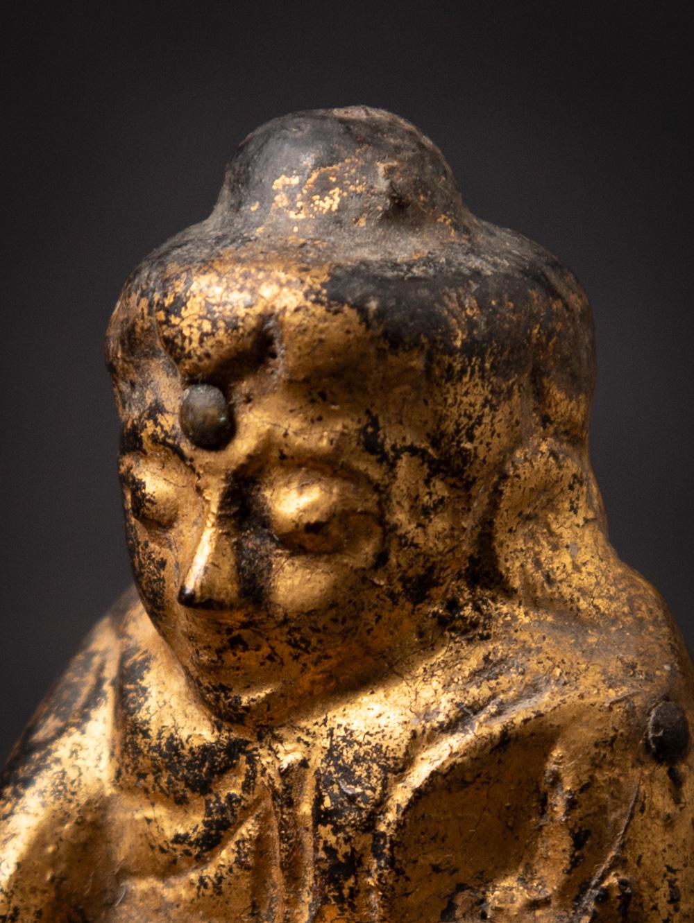 19th century Antique wooden Burmese Lotus Buddha statue in Bhumisparsha Mudra For Sale 4
