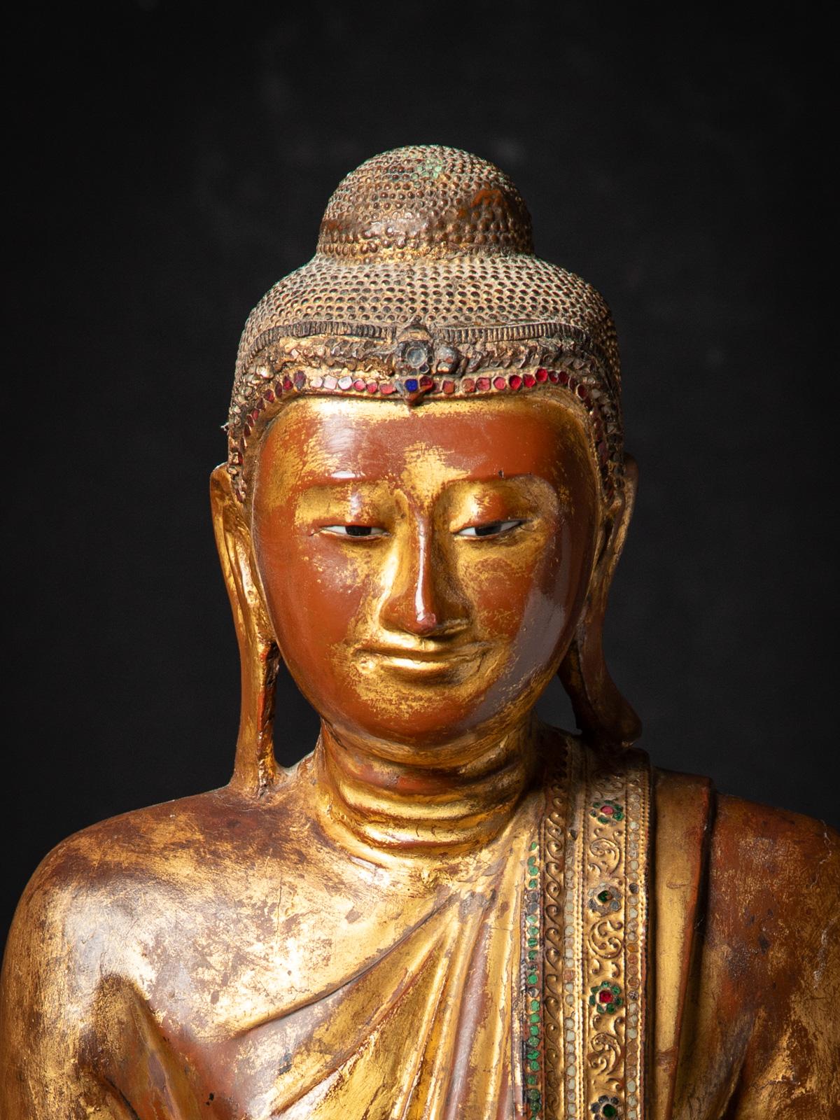 19th century Antique wooden Burmese Mandalay Buddha statue in Mandalay style In Good Condition For Sale In DEVENTER, NL