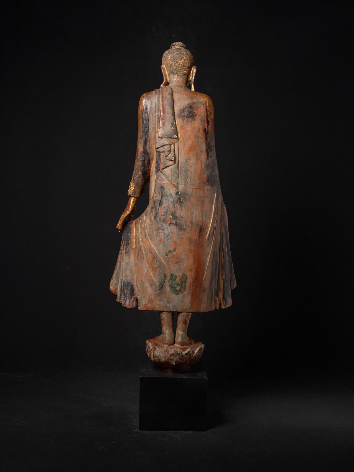 19th century Antique wooden Burmese Mandalay Buddha statue in Mandalay style For Sale 4