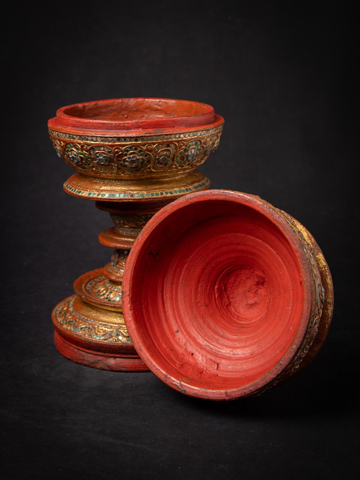 19th century Antique wooden Burmese offering vessel from Burma In Good Condition For Sale In DEVENTER, NL