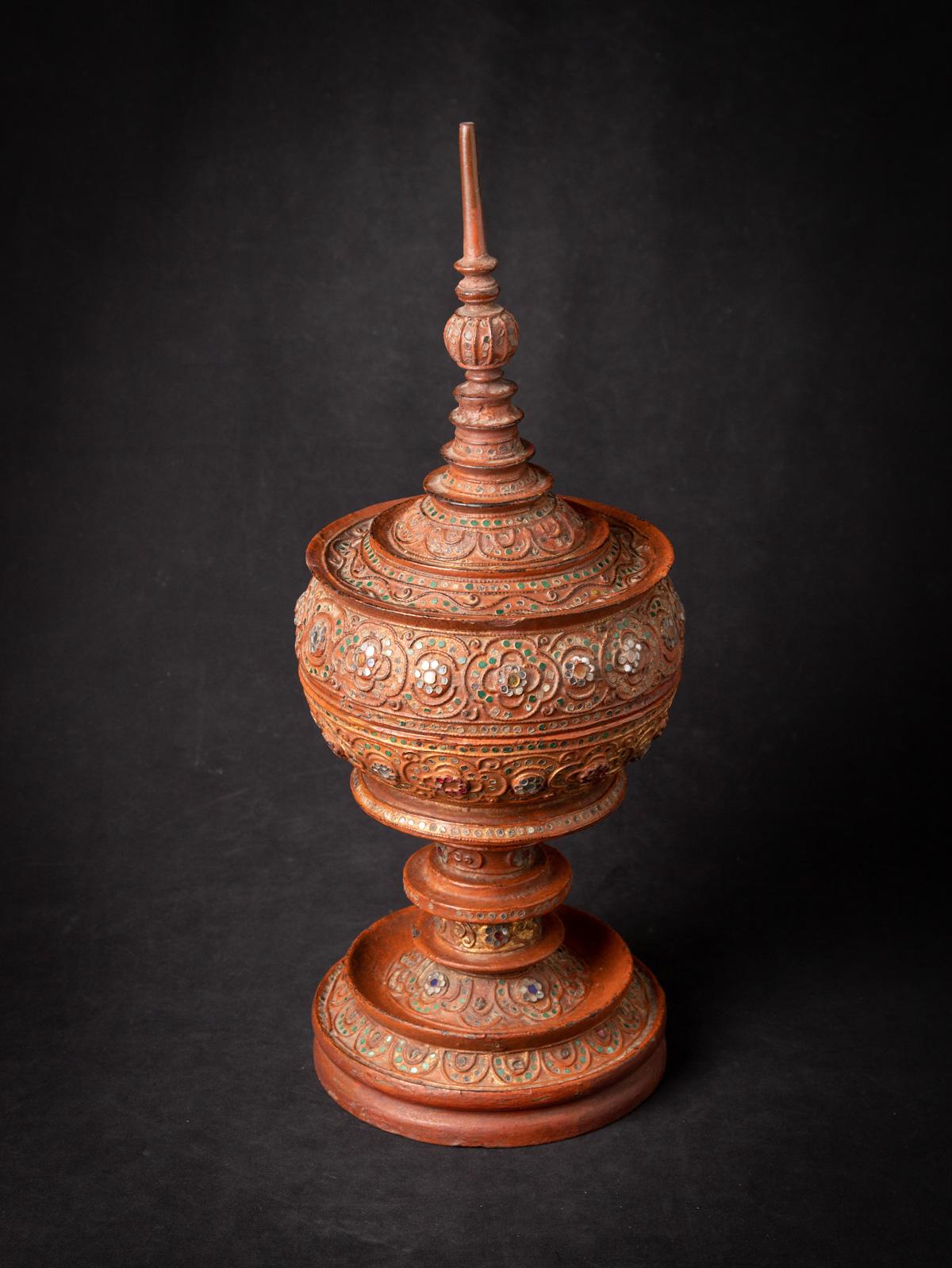 19th century Antique Wooden Burmese Offering Vessel from Burma For Sale 3
