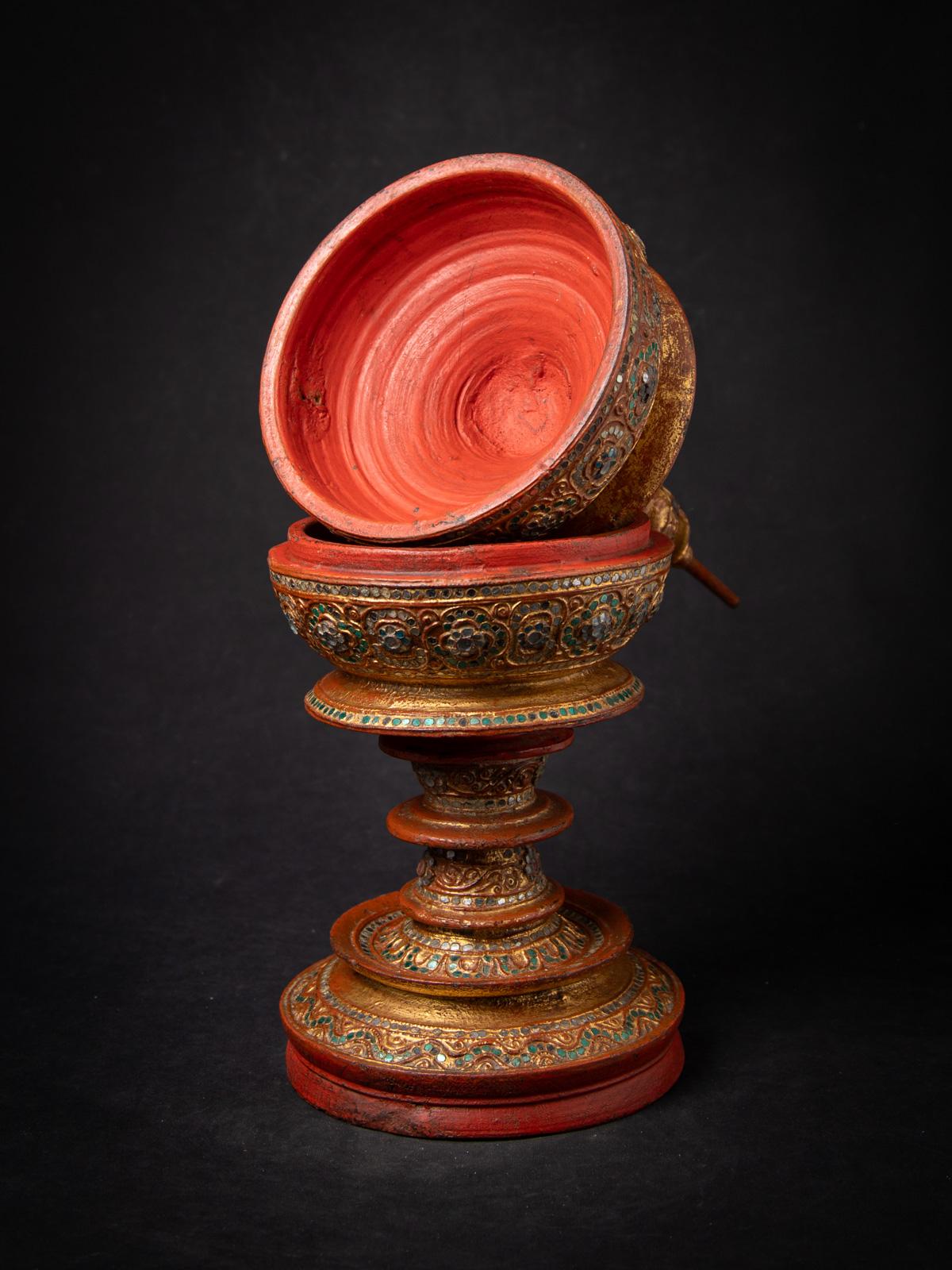 19th century Antique wooden Burmese offering vessel from Burma For Sale 4