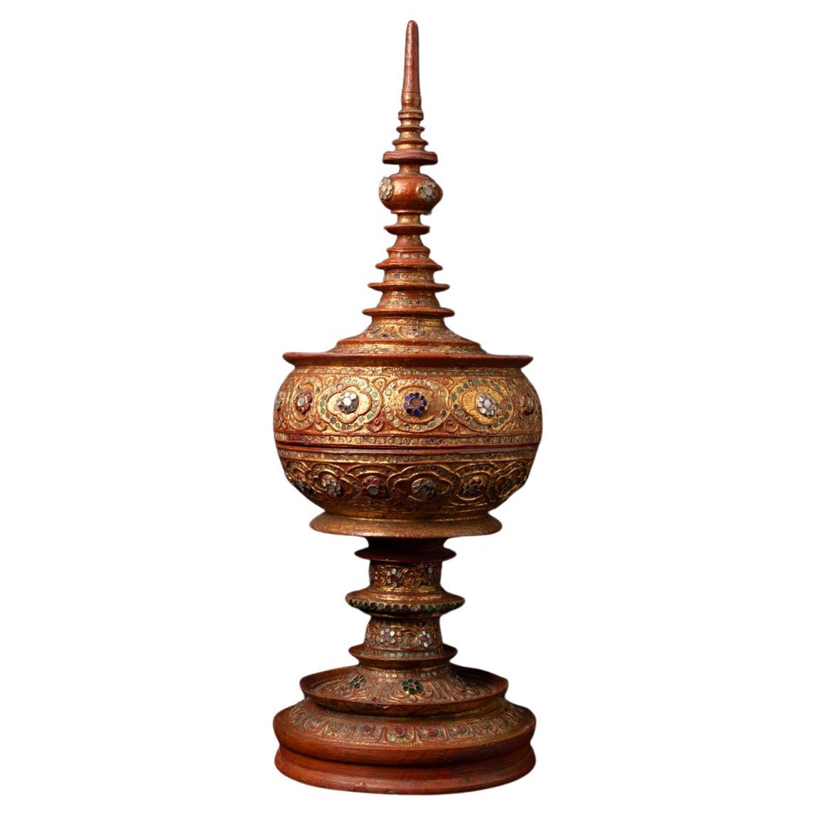 19e siècle Vase d'offrande birman en bois ancien de Birmanie
