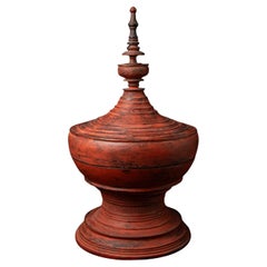 Antico vaso d'offerta birmano in legno del XIX secolo