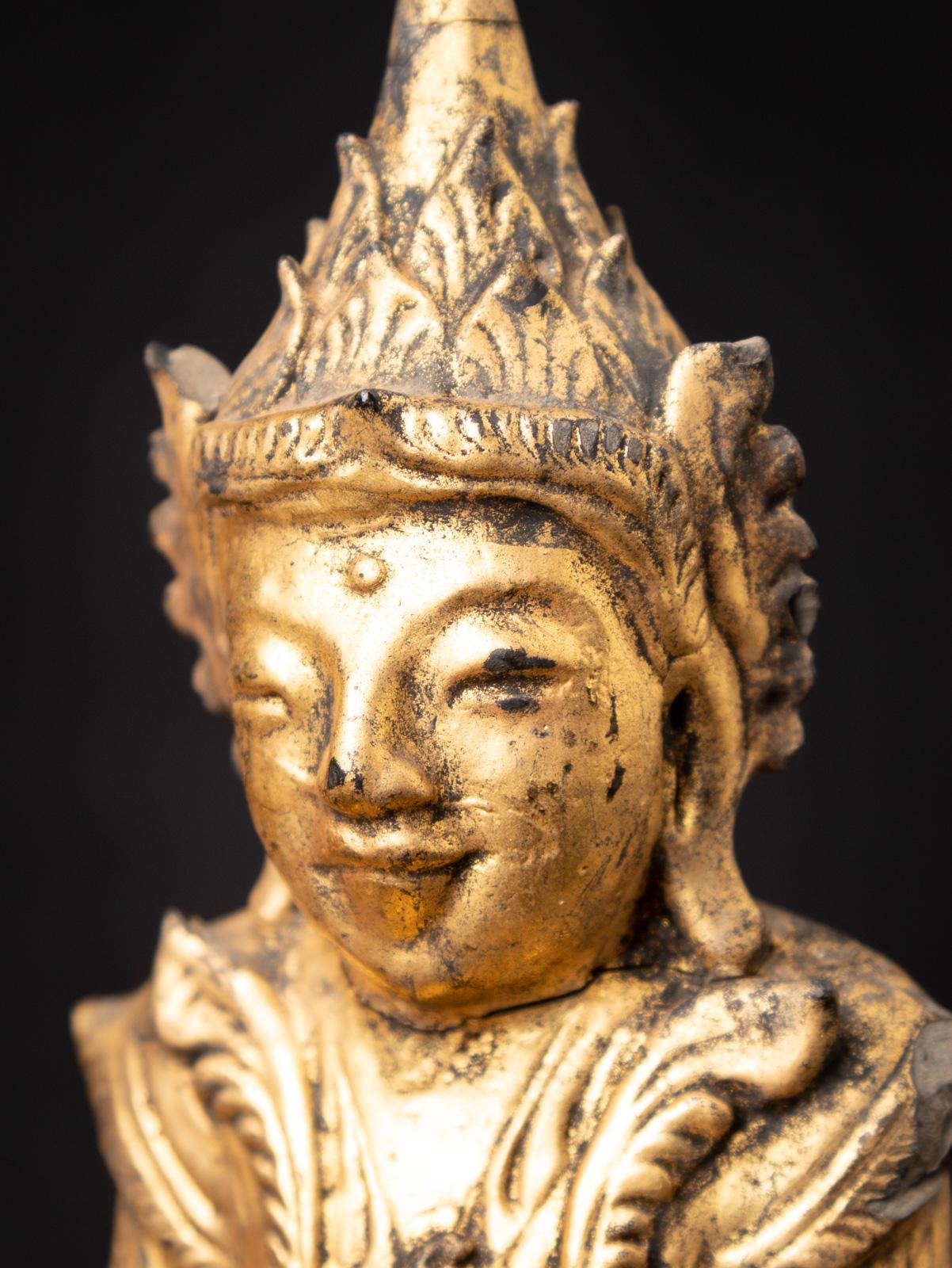 Bouddha birman Shan en bois ancien du 19ème siècle provenant de Birmanie, au Bhumisparsha Mudra en vente 6