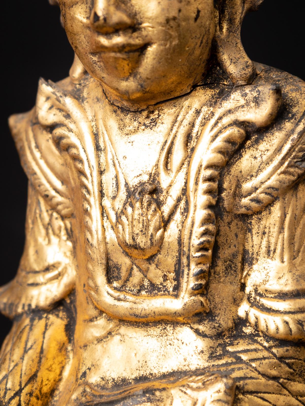 Bouddha birman Shan en bois ancien du 19ème siècle provenant de Birmanie, au Bhumisparsha Mudra en vente 7