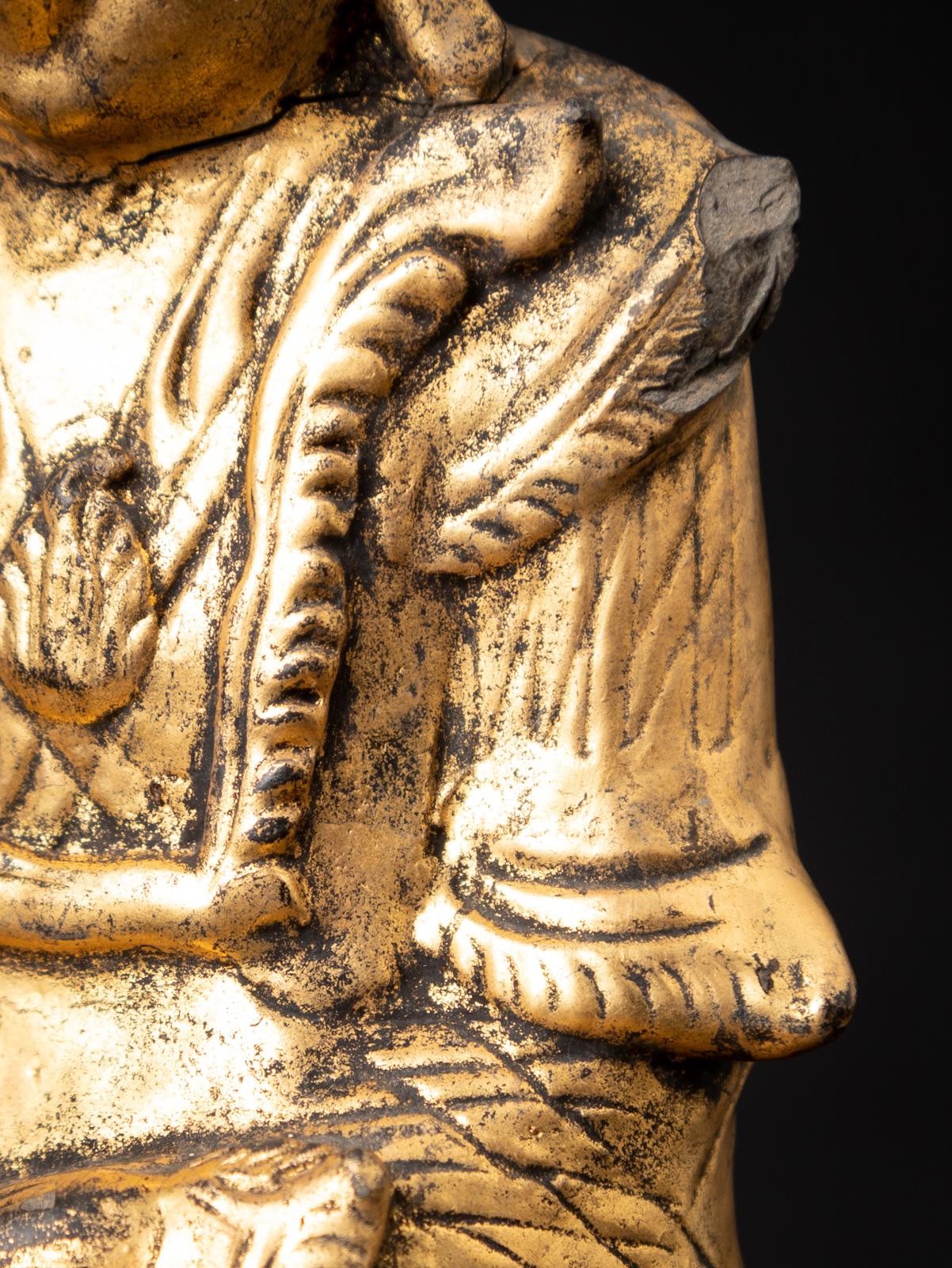 Bouddha birman Shan en bois ancien du 19ème siècle provenant de Birmanie, au Bhumisparsha Mudra en vente 8