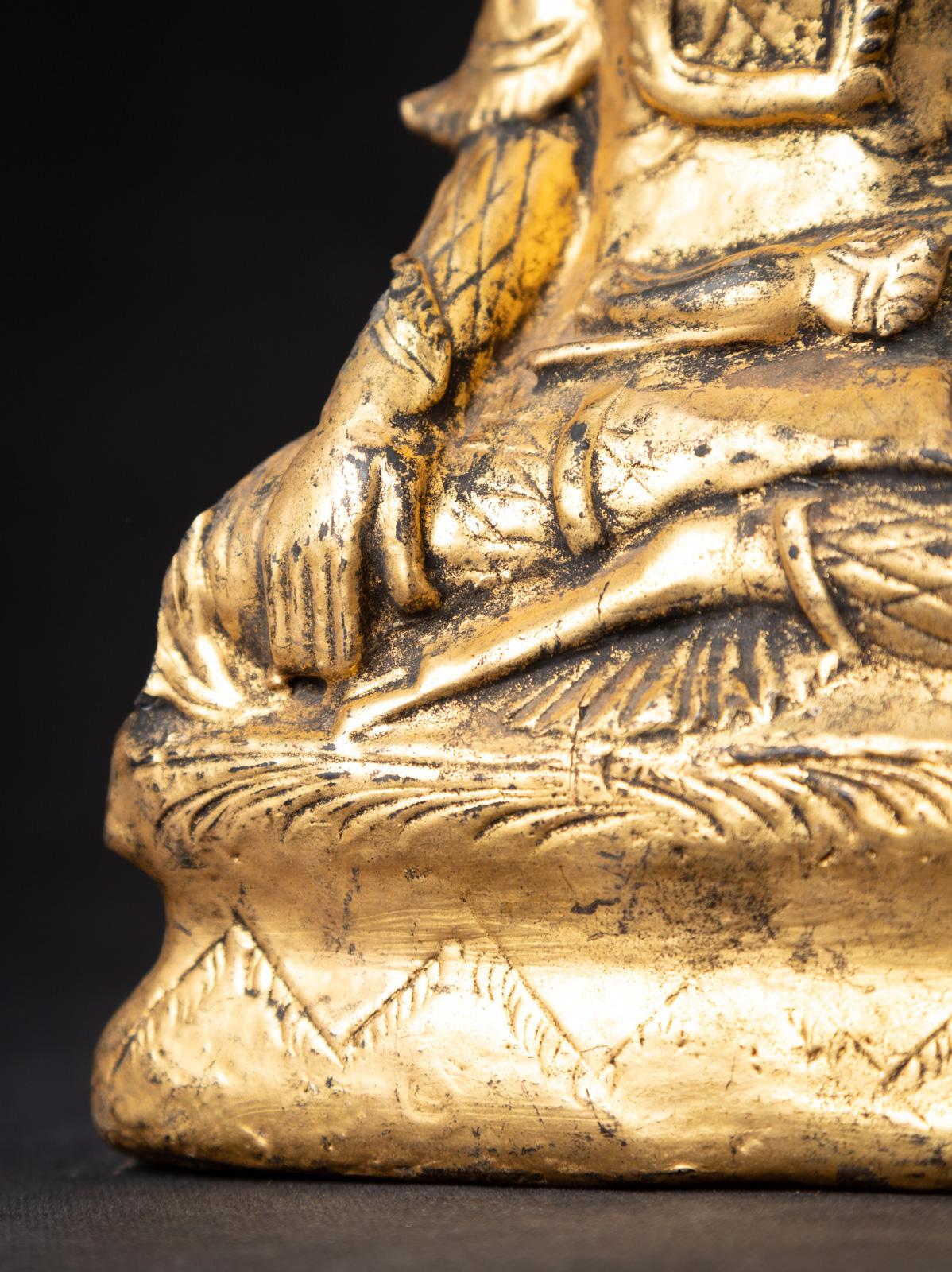 Bouddha birman Shan en bois ancien du 19ème siècle provenant de Birmanie, au Bhumisparsha Mudra en vente 11