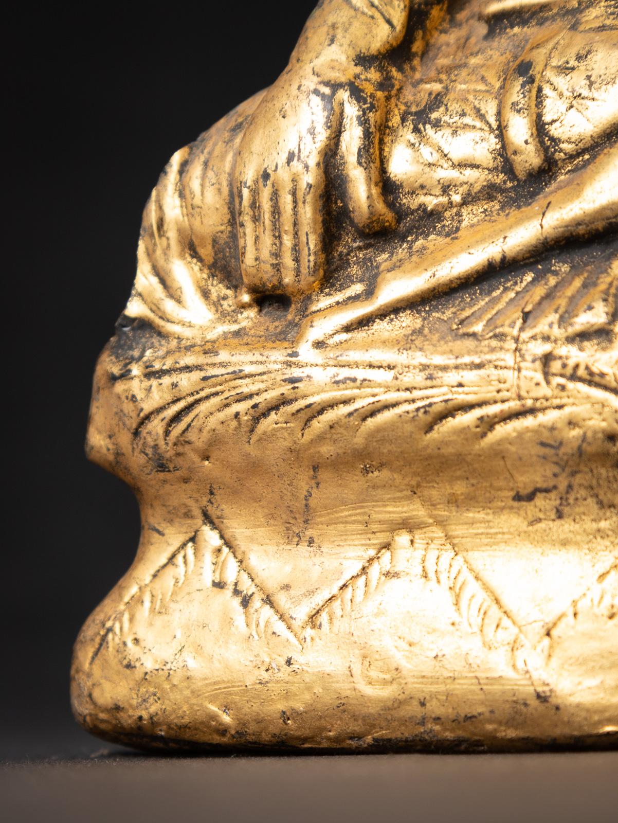 Bouddha birman Shan en bois ancien du 19ème siècle provenant de Birmanie, au Bhumisparsha Mudra en vente 13