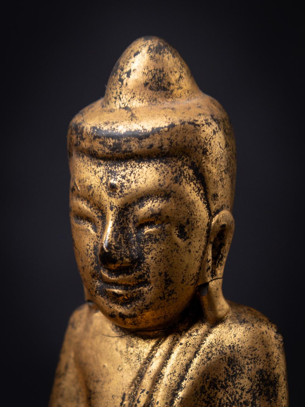 19th century antique wooden Burmese Shan Buddha in Bhumisparsha mudra For Sale 7