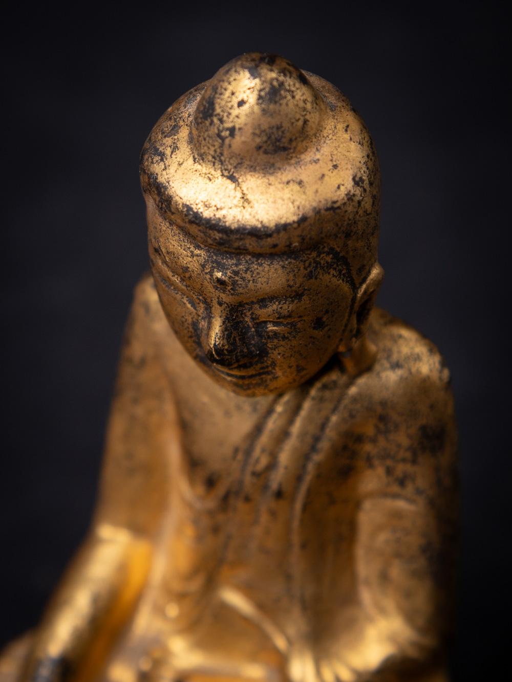 19th century antique wooden Burmese Shan Buddha in Bhumisparsha mudra For Sale 9