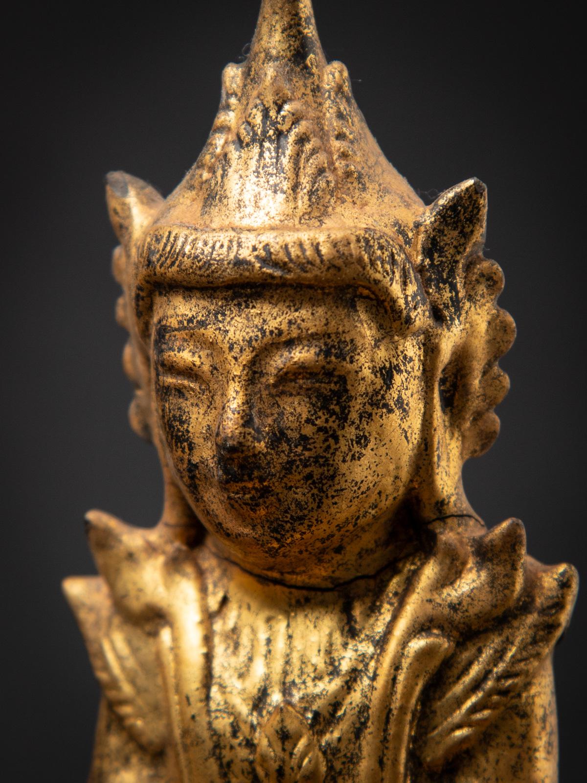 19th century Antique wooden Burmese Shan Buddha in Bhumisparsha Mudra 10