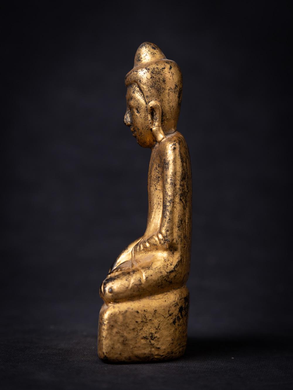19th century antique wooden Burmese Shan Buddha in Bhumisparsha mudra In Good Condition For Sale In DEVENTER, NL