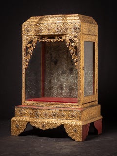Antico tempio birmano in legno del XIX secolo