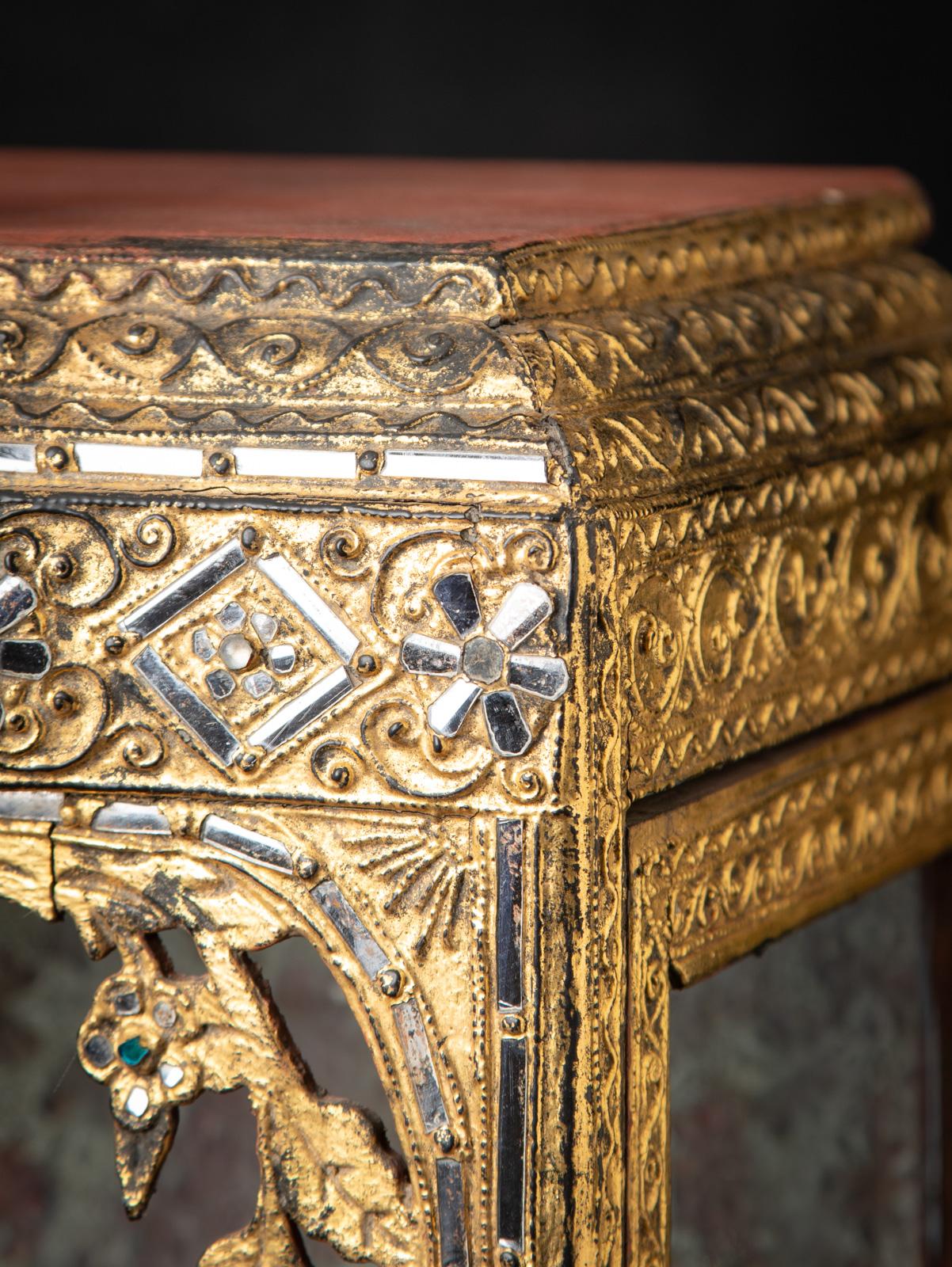 Temple ancien en bois de Birmanie du 19e siècle Bon état - En vente à DEVENTER, NL