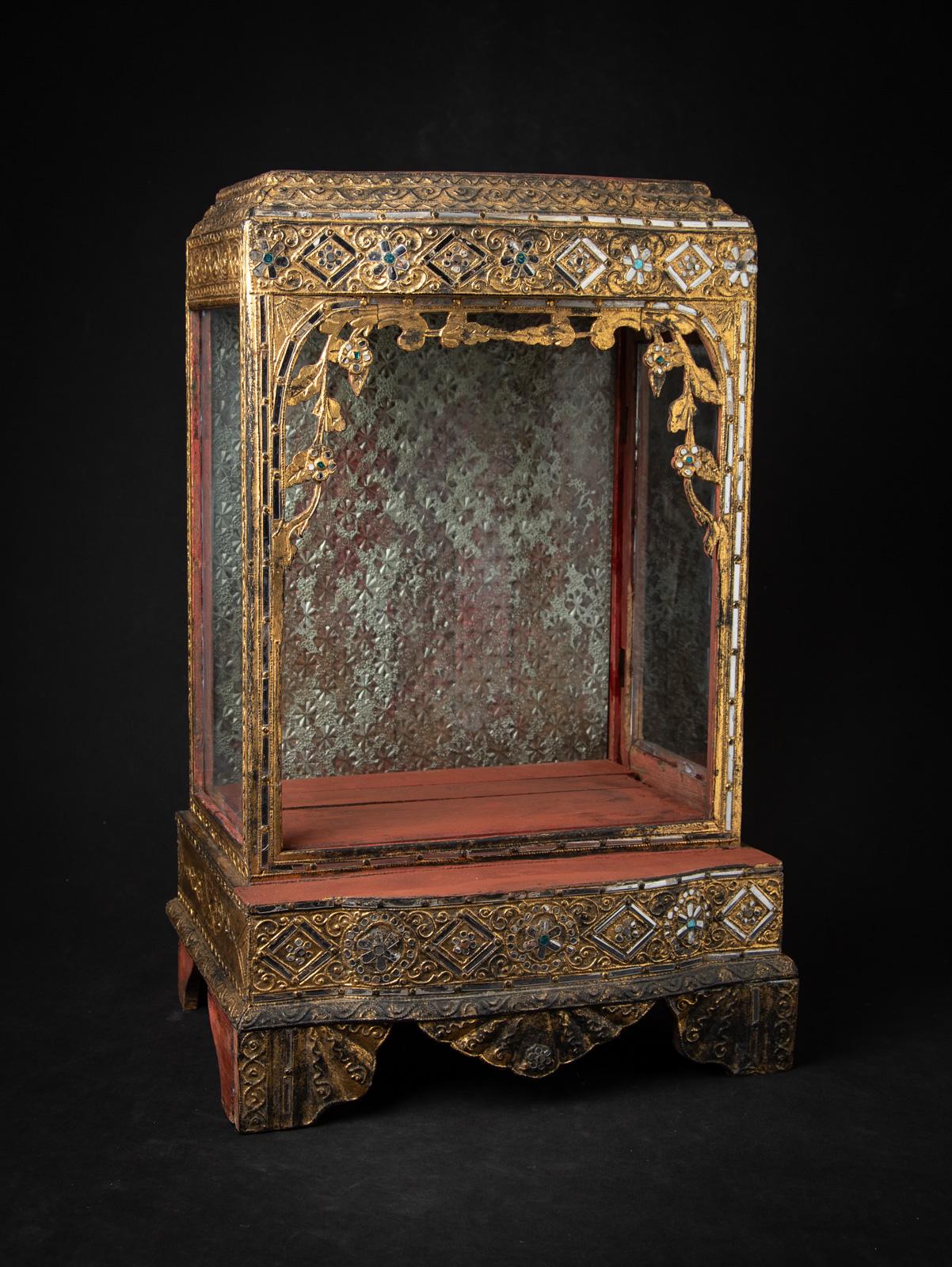 Temple ancien en bois de Birmanie du 19e siècle en vente 1
