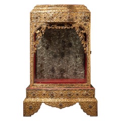 Antico tempio birmano in legno del XIX secolo