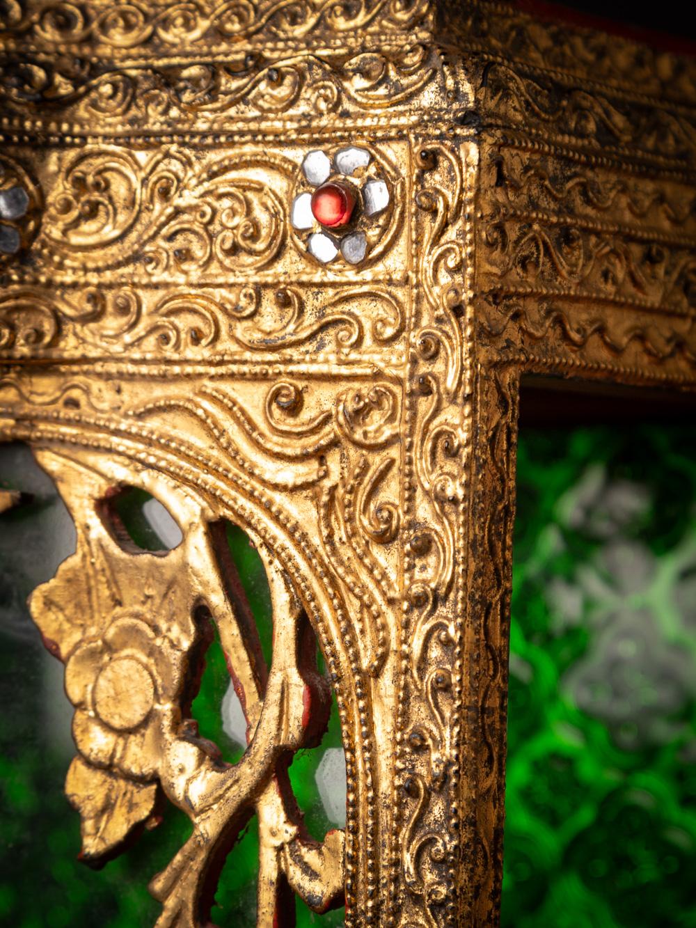 Temple birman ancien en bois du 19ème siècle de style Mandalay - OriginalBuddhas en vente 6