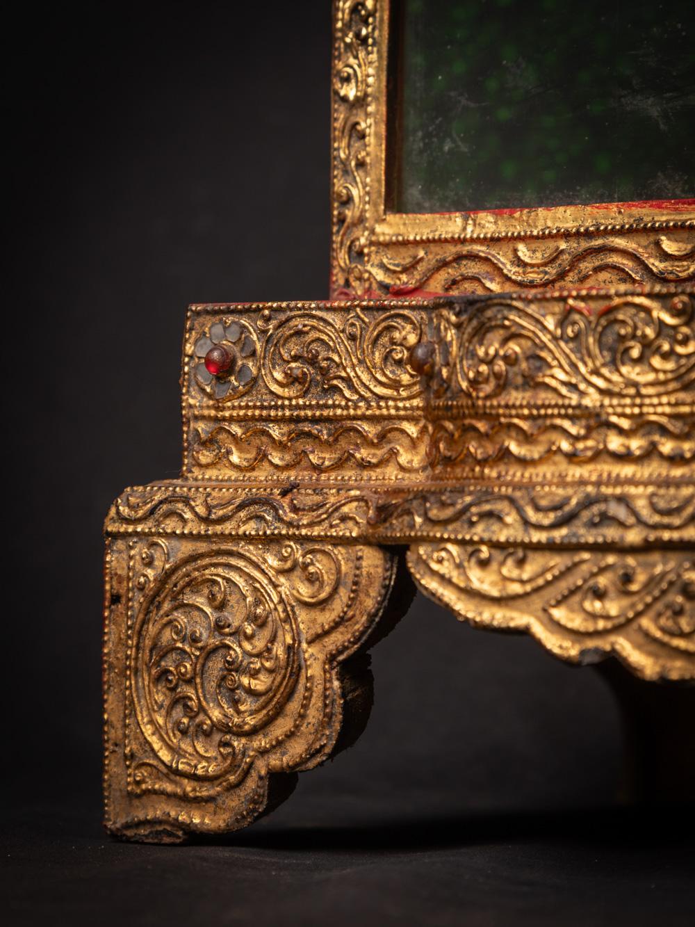 Temple birman ancien en bois du 19ème siècle de style Mandalay - OriginalBuddhas en vente 11