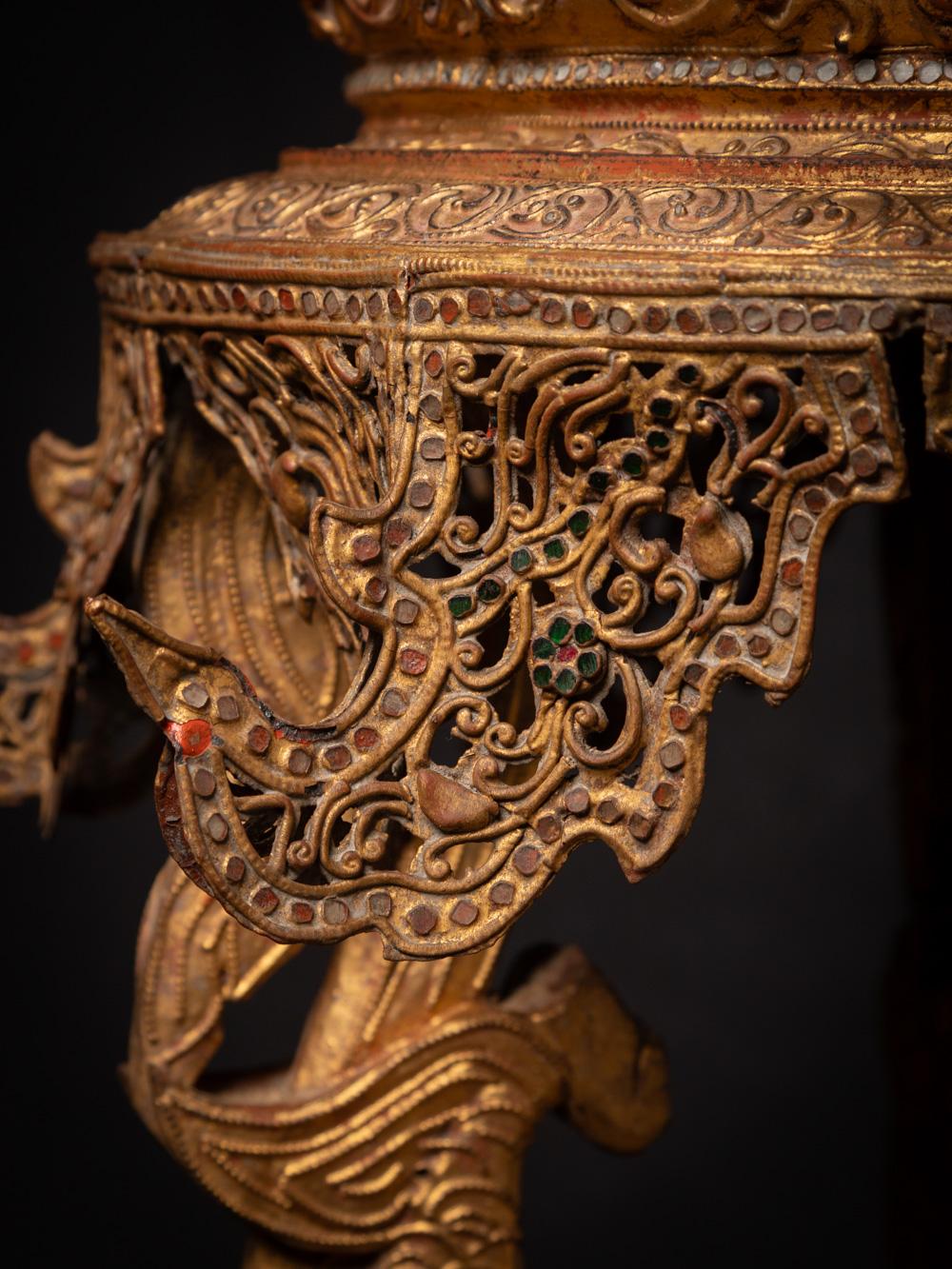 19ème siècle Trône birman en bois ancien - Table de Birmanie en vente 1