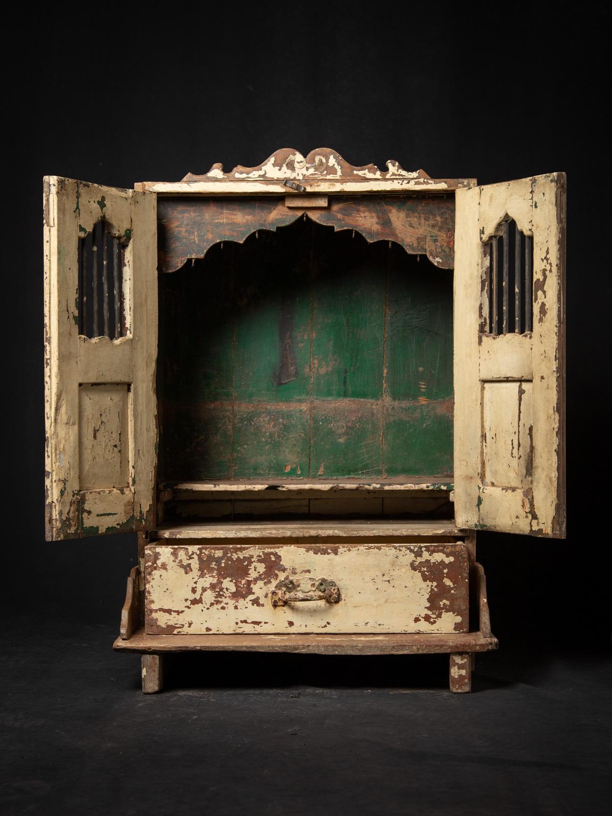 19ème siècle Cabinet indien ancien en bois de l'Inde - Bouddhas originaux en vente 3
