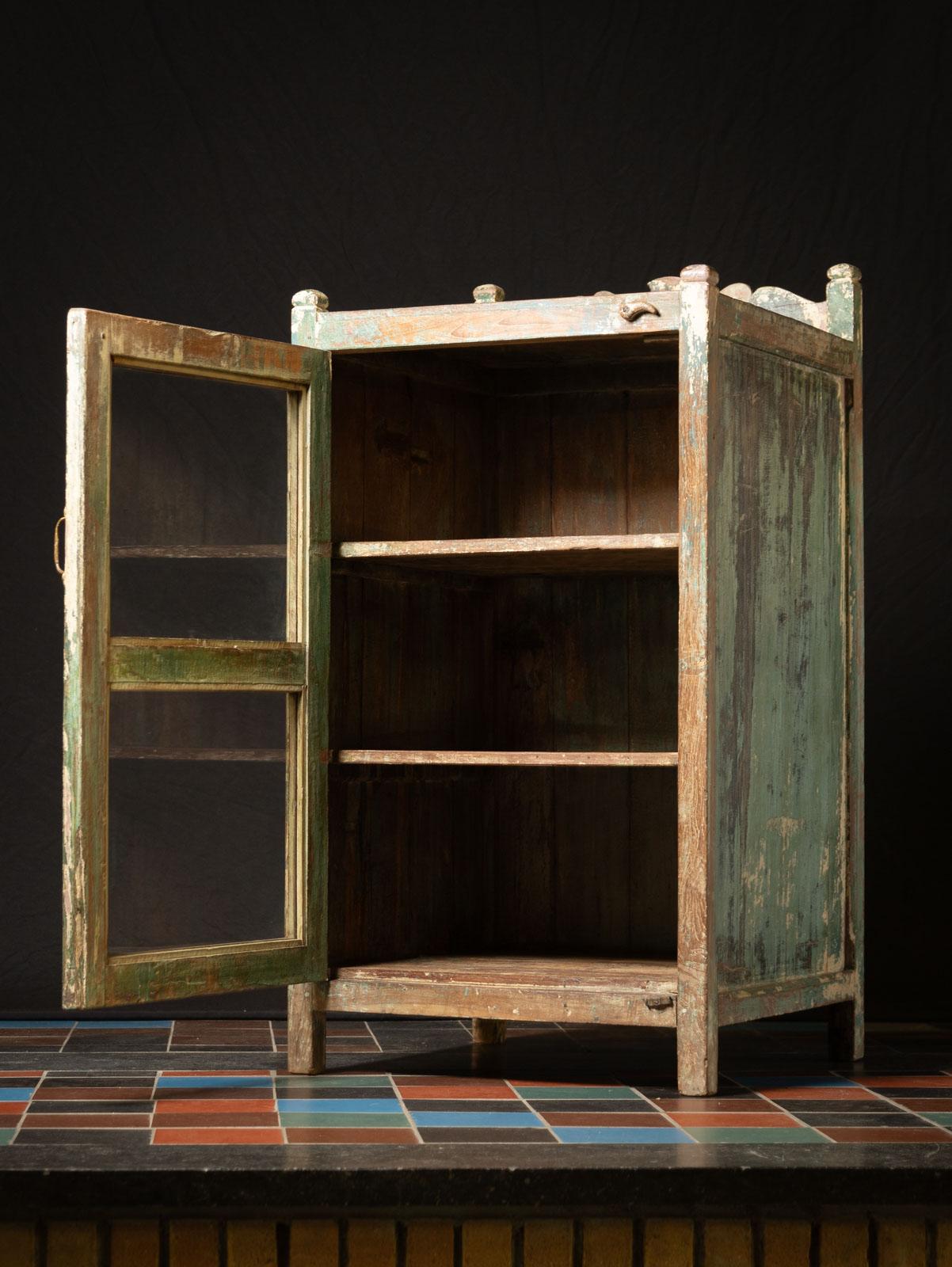 19th century Antique Wooden Indian Cabinet from India -  OriginalBuddhas In Good Condition In DEVENTER, NL
