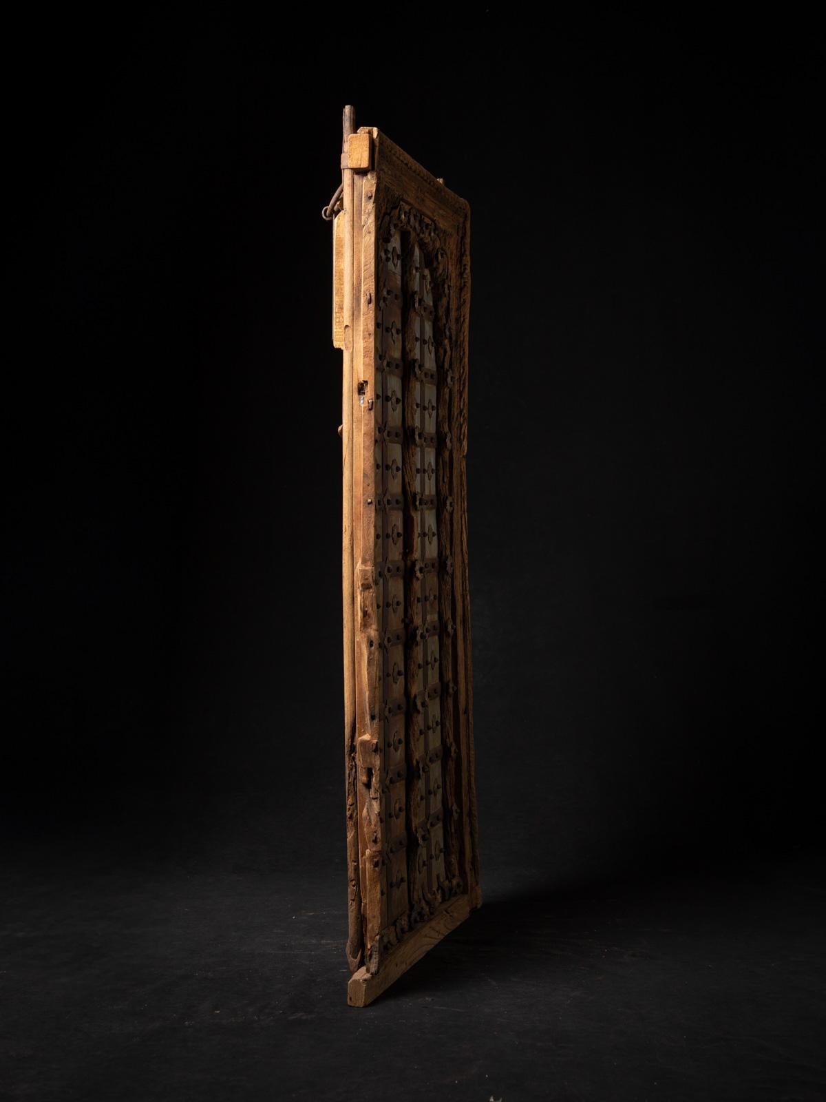 19e siècle Portes de temple indiennes en bois anciennes de l'Inde en vente 10