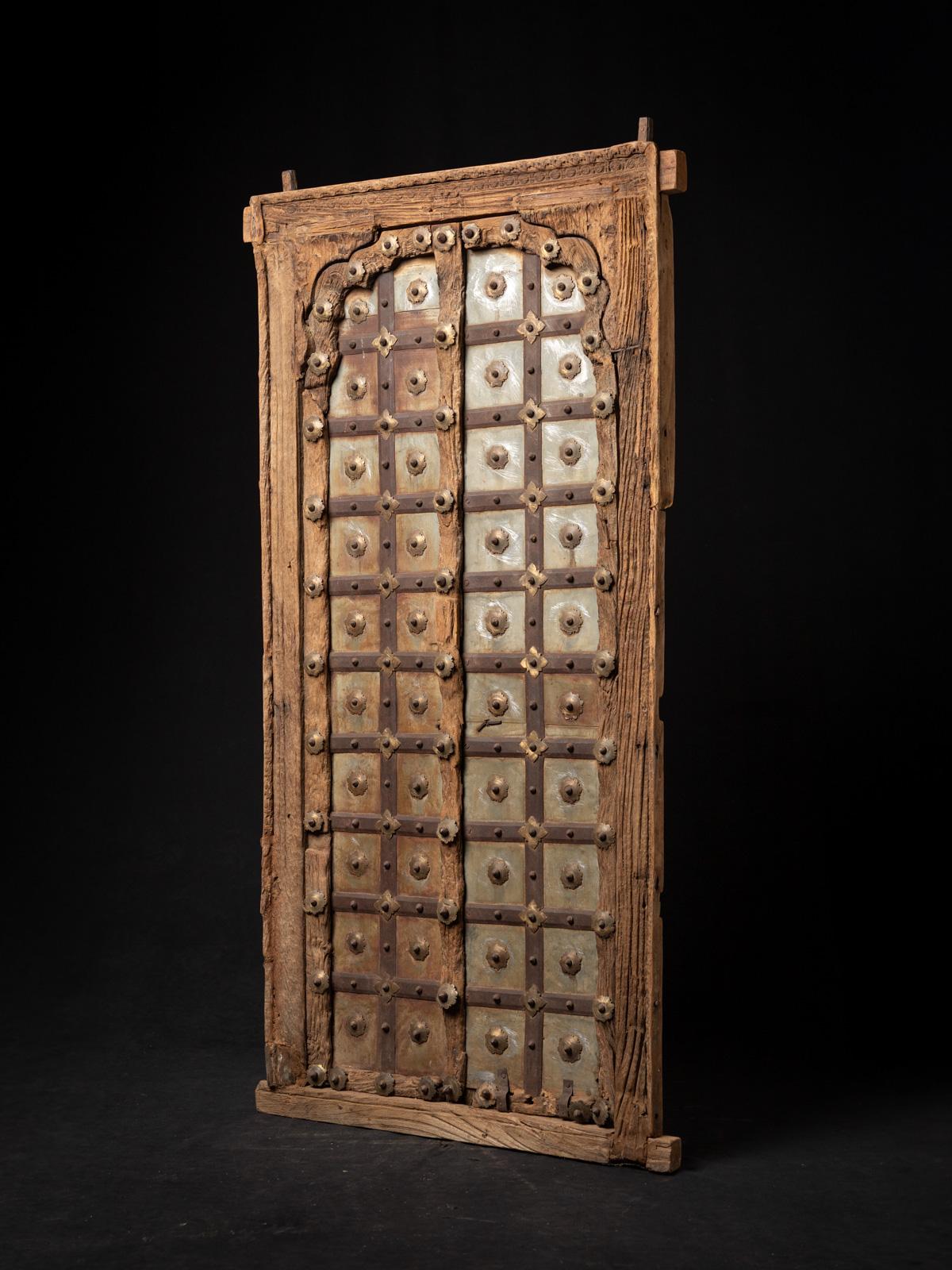 Birman 19e siècle Portes de temple indiennes en bois anciennes de l'Inde en vente