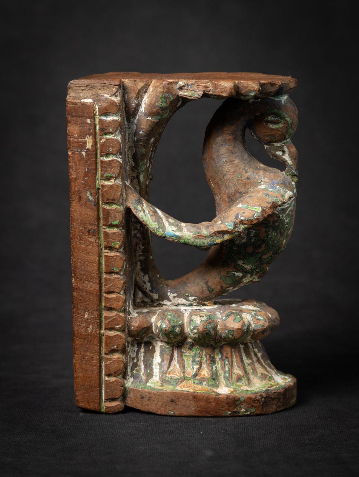 19th century Antique wooden Indian temple fragment from India - OriginalBuddhas In Good Condition For Sale In DEVENTER, NL
