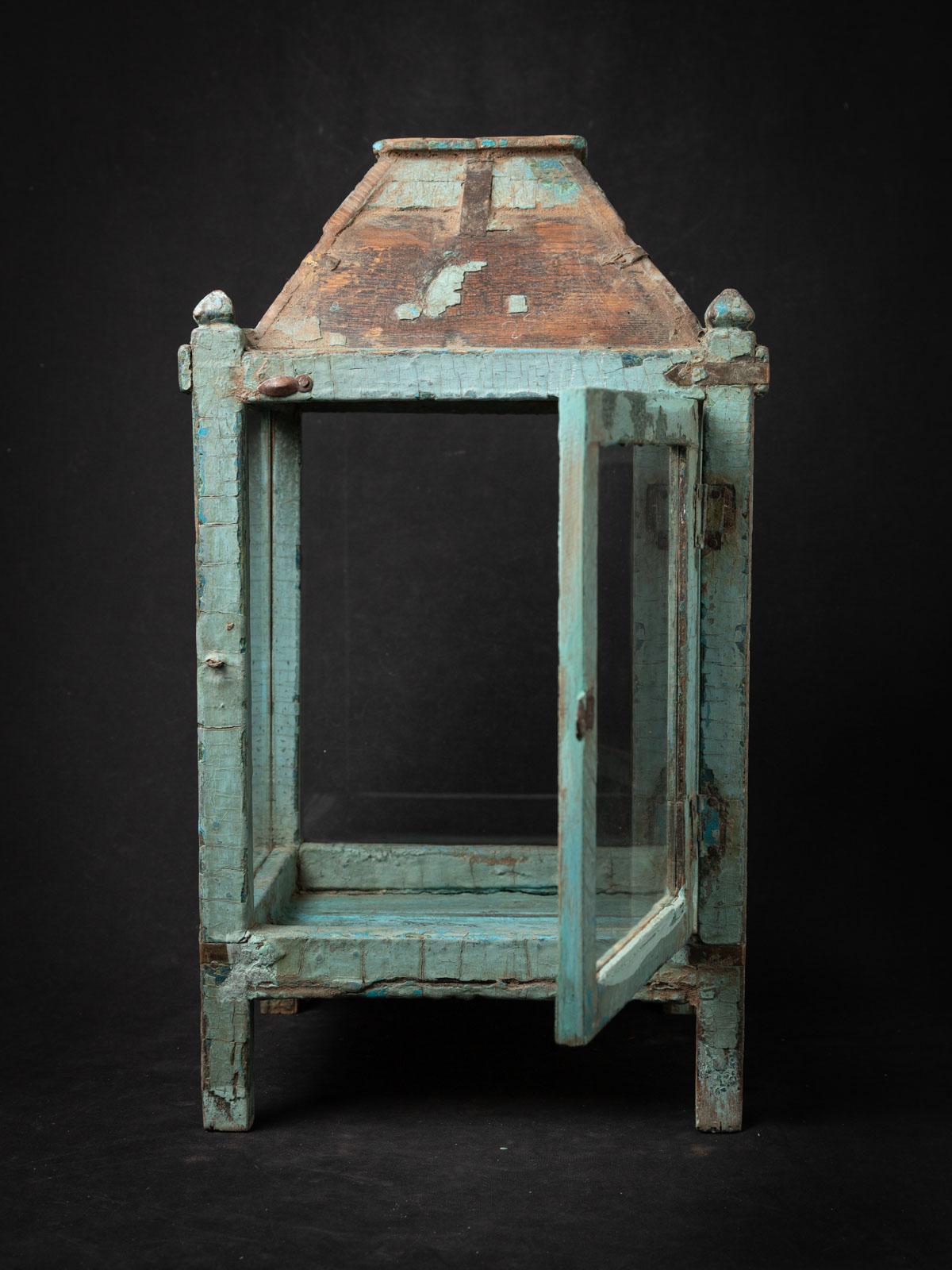 Antique wooden Indian temple
Material : wood
57 cm high
31 cm wide and 31.5 cm deep
19th century
Weight: 4,83 kgs
Originating from Burma
Nr: 3830-278