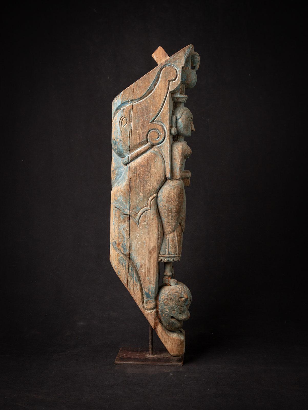 Wood 19th century Antique wooden Indian temple panel from India For Sale