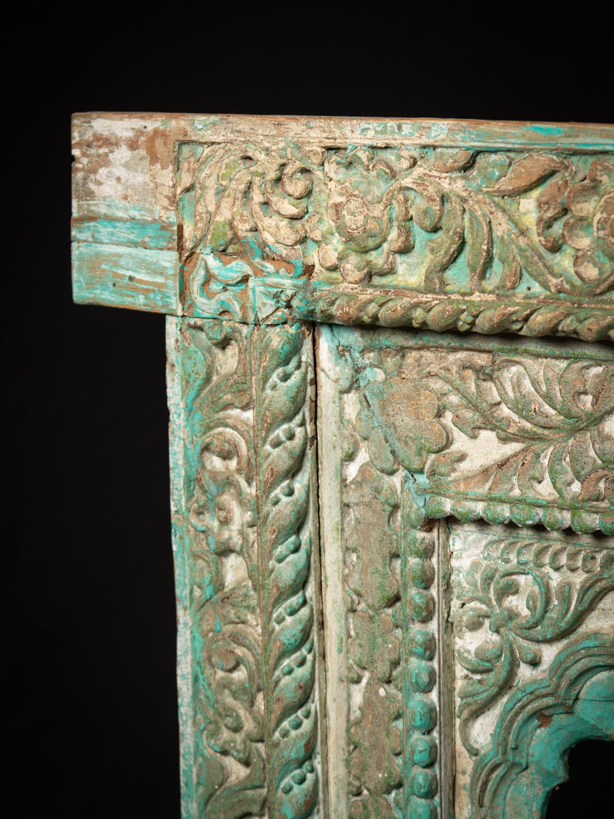 Cadre de fenêtre indien en bois ancien du 19e siècle - OriginalBuddhas en vente 4
