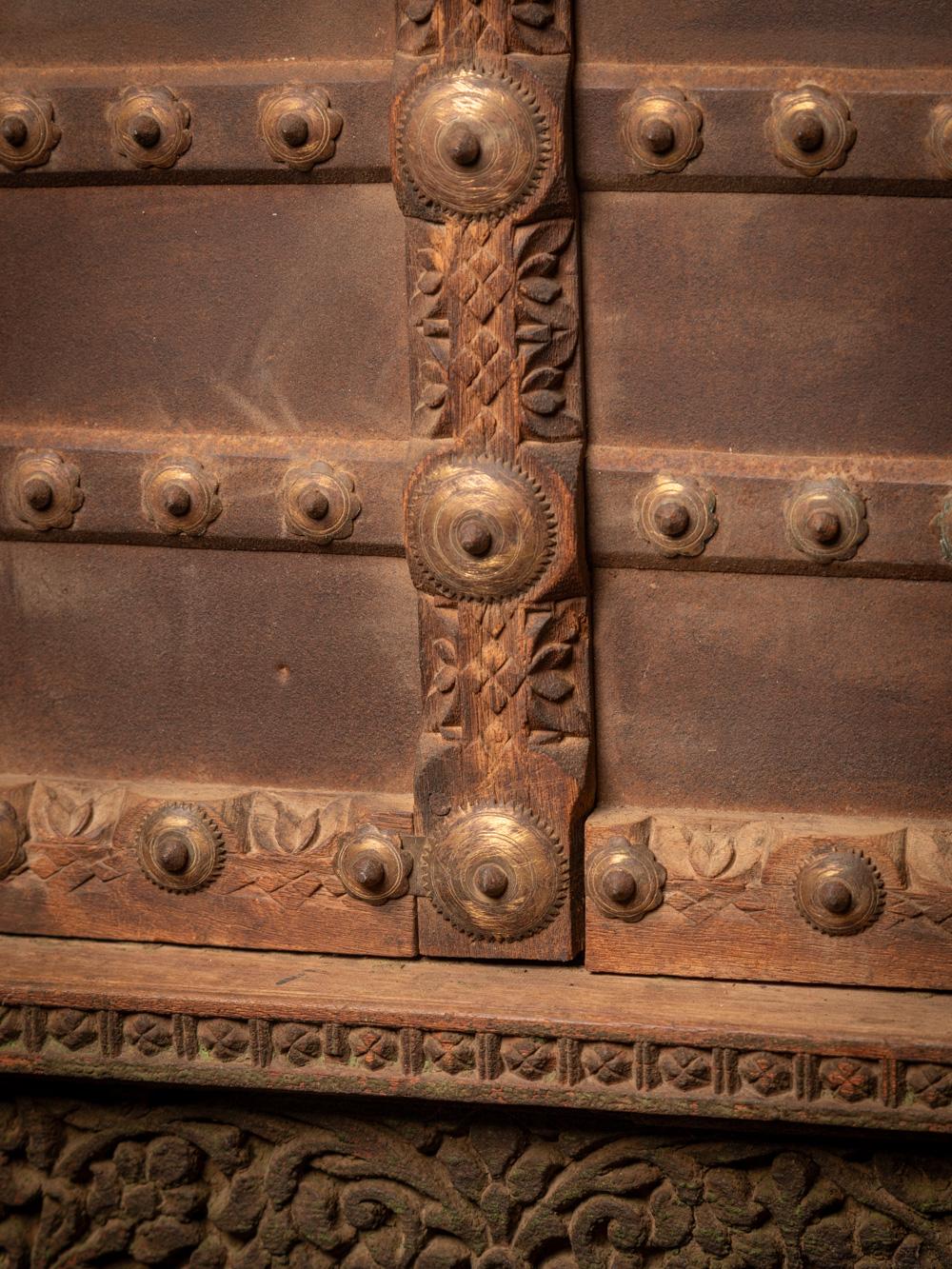 Antiker indischer Holzfensterrahmen aus dem 19. Jahrhundert – OriginalBuddhas im Angebot 9
