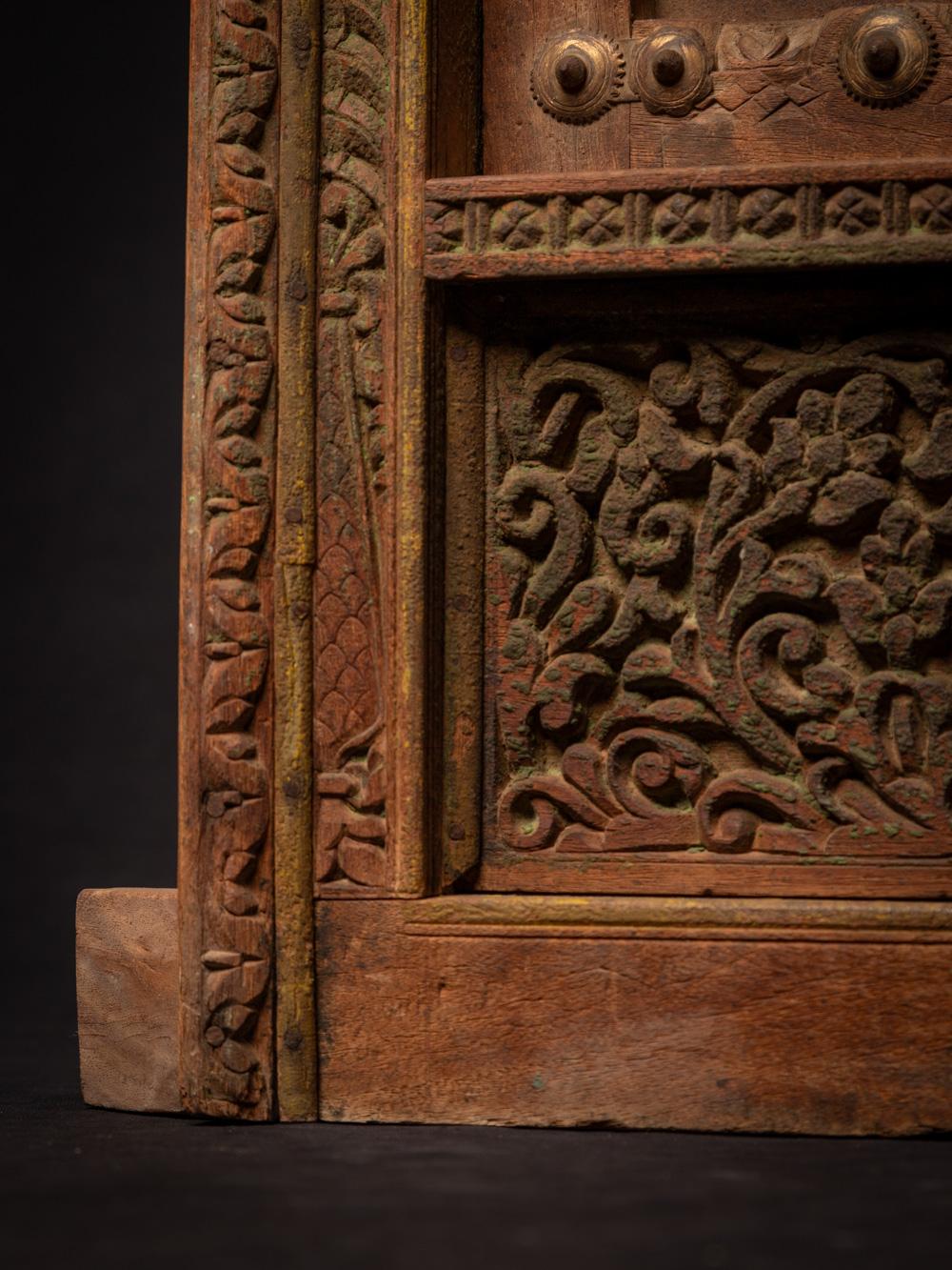 Antiker indischer Holzfensterrahmen aus dem 19. Jahrhundert – OriginalBuddhas im Angebot 11