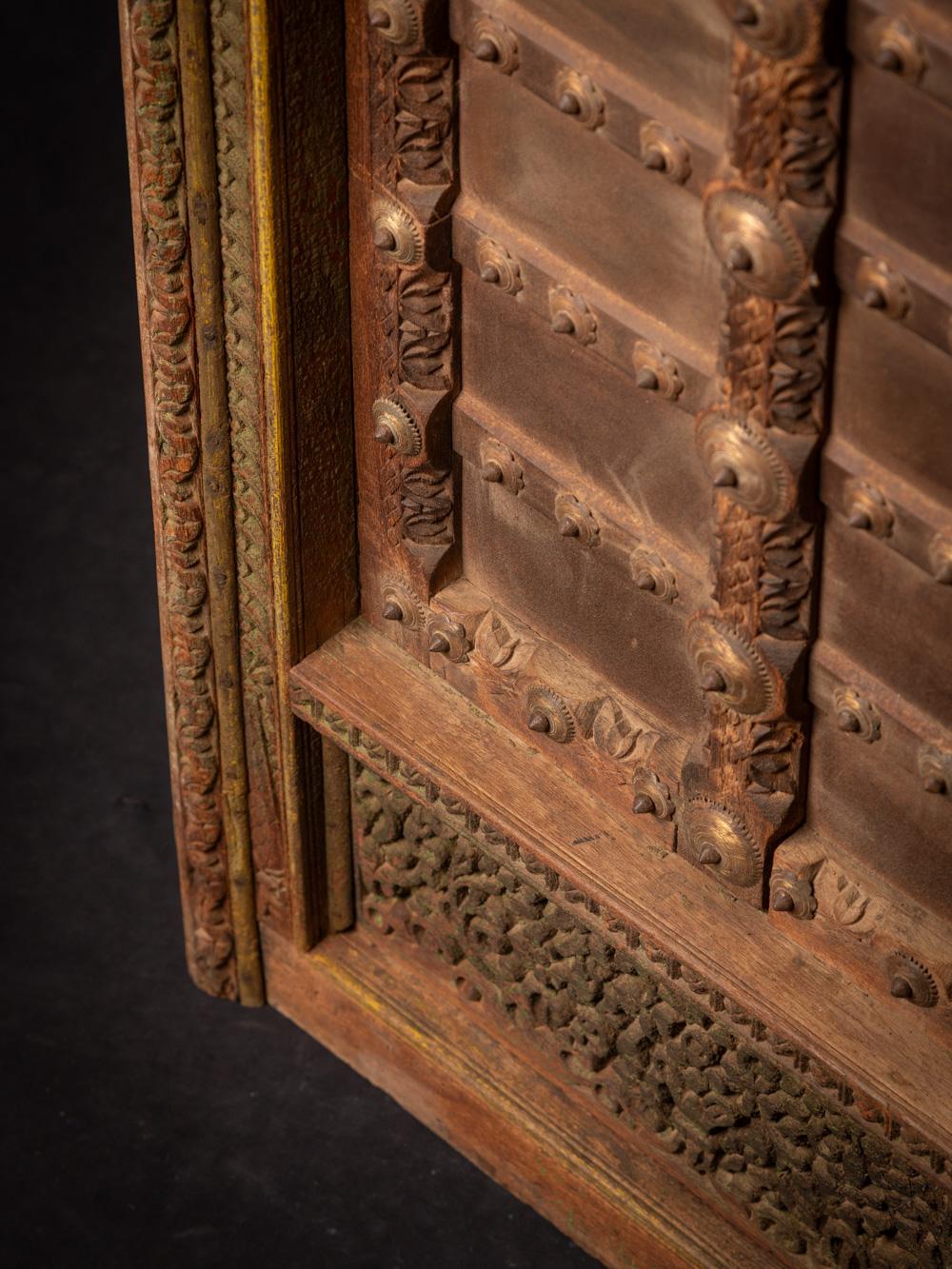 Antiker indischer Holzfensterrahmen aus dem 19. Jahrhundert – OriginalBuddhas im Angebot 13