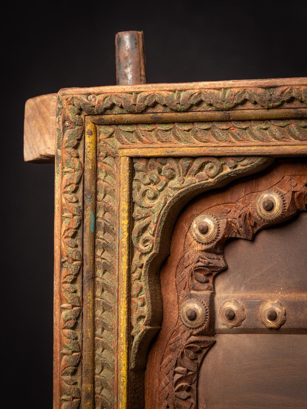 Antiker indischer Holzfensterrahmen aus dem 19. Jahrhundert – OriginalBuddhas im Angebot 5