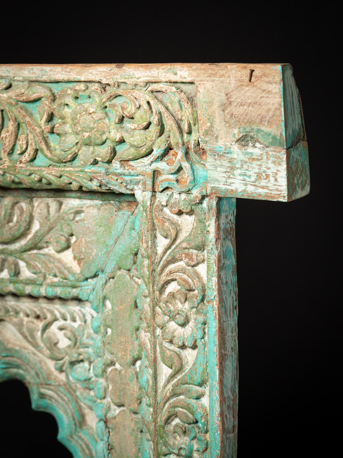 Cadre de fenêtre indien en bois ancien du 19e siècle - OriginalBuddhas en vente 3