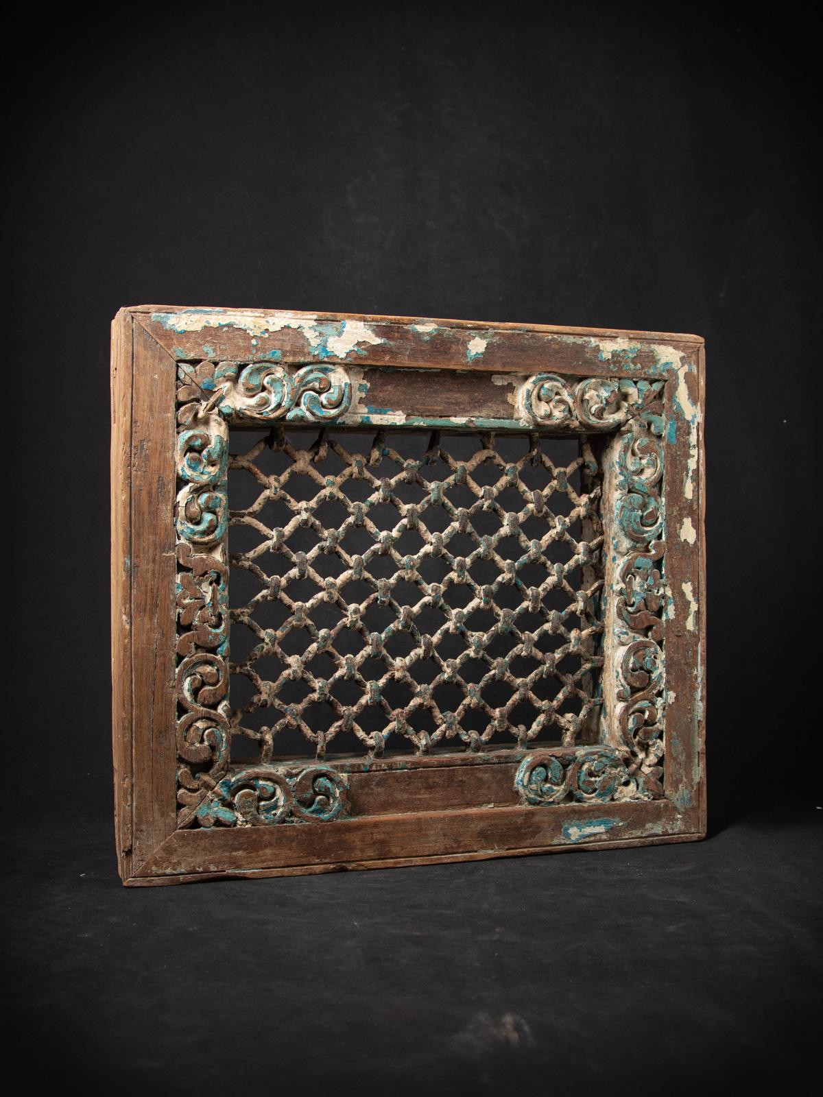 Panneau de fenêtre indien en bois ancien du 19e siècle provenant de l'Inde en vente 1