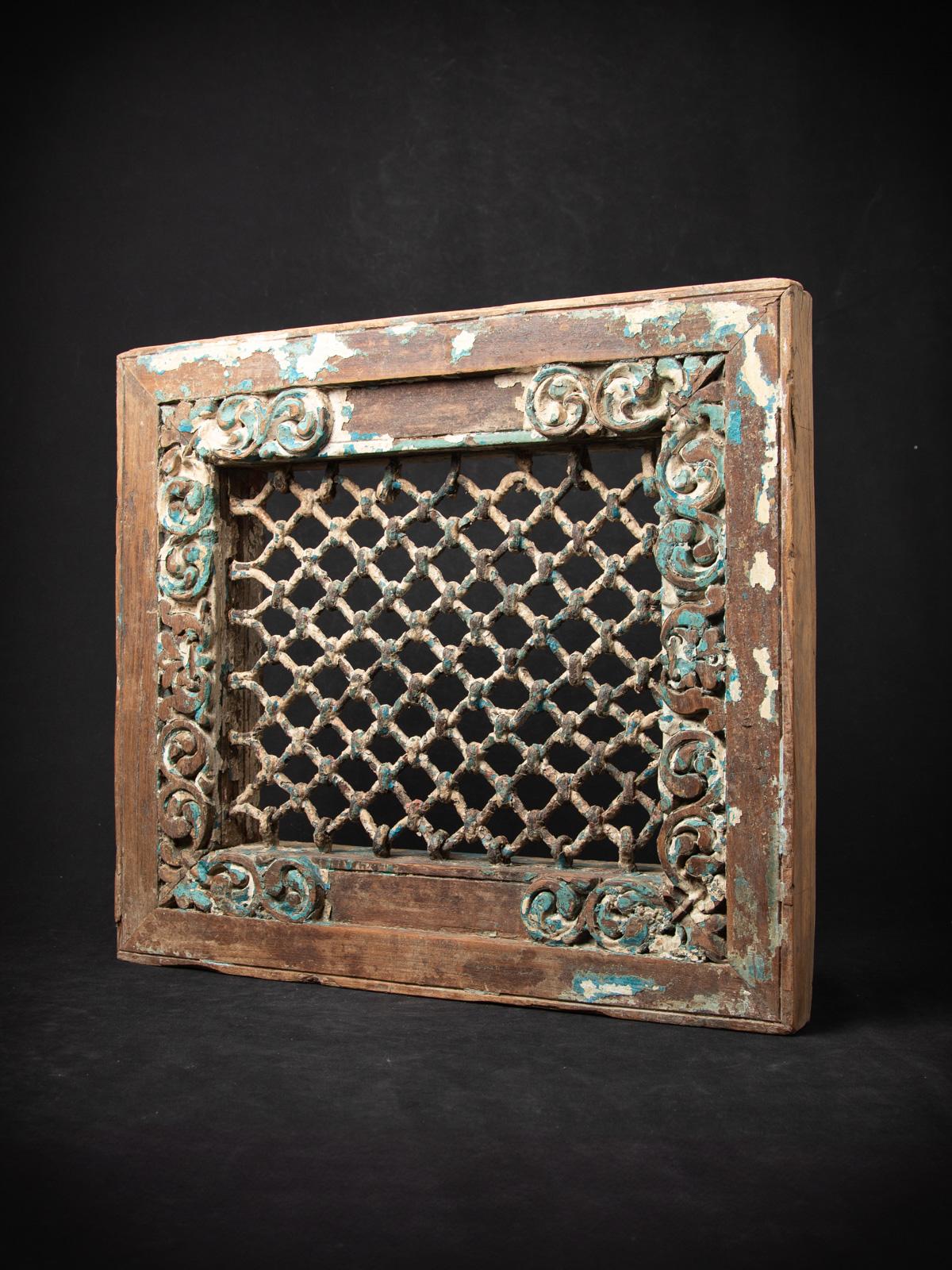 Panneau de fenêtre indien en bois ancien du 19e siècle provenant de l'Inde en vente 2