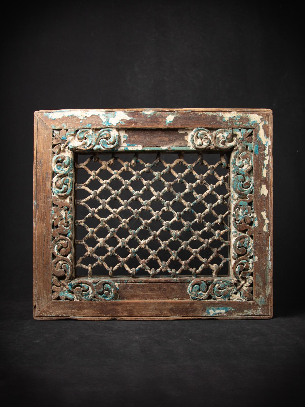 Panneau de fenêtre indien en bois ancien du 19e siècle provenant de l'Inde en vente 3