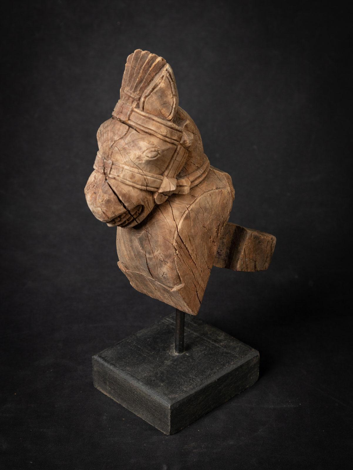 19th century Antique wooden temple fragment of a Horse head For Sale 4