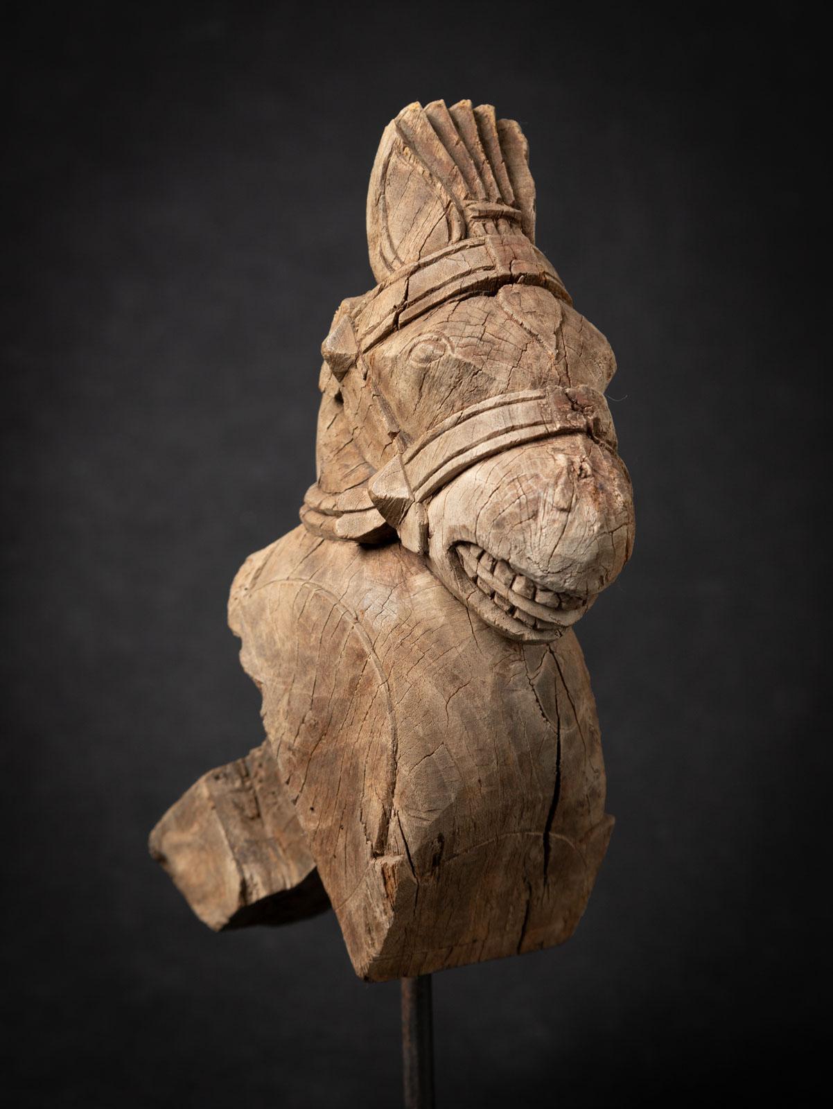 19th century Antique wooden temple fragment of a Horse head For Sale 1