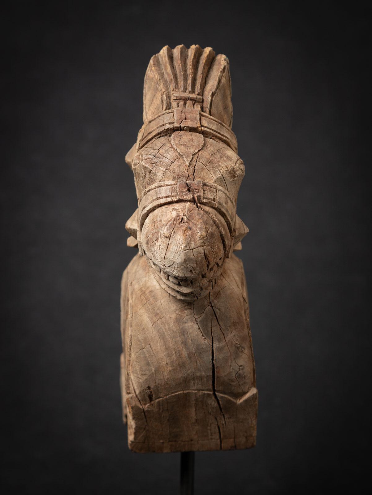 19th century Antique wooden temple fragment of a Horse head For Sale 2