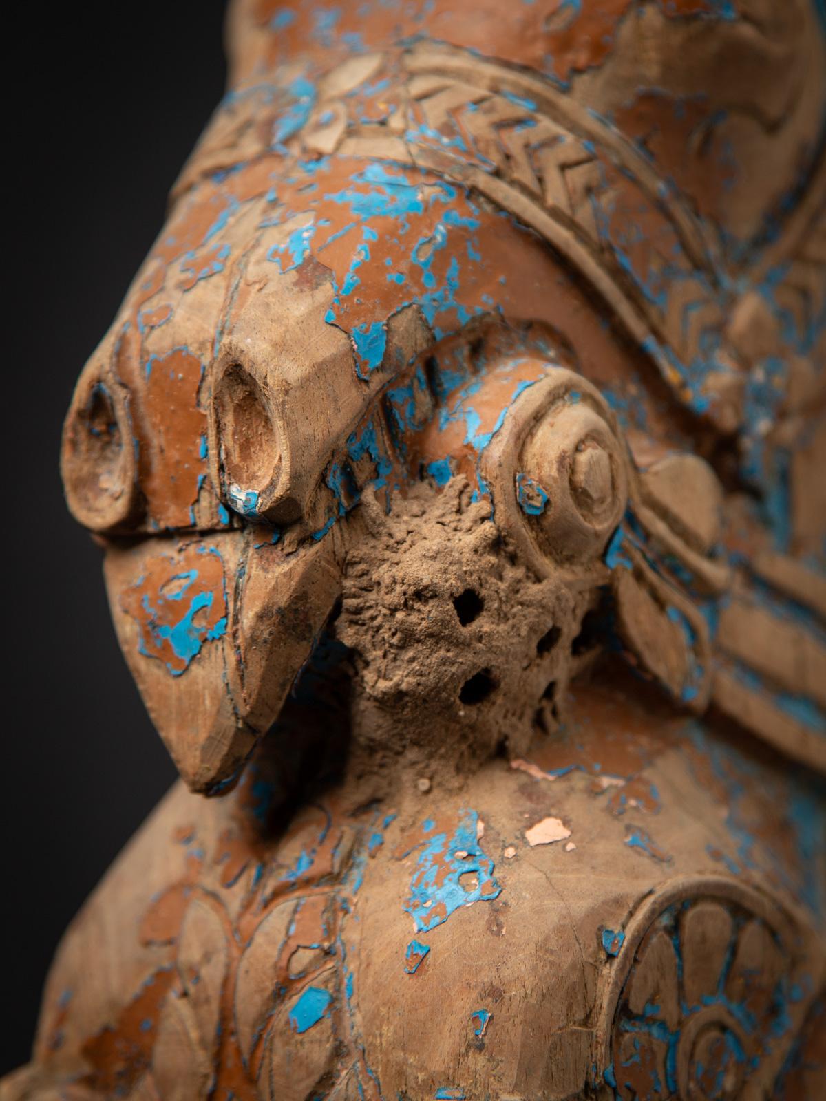 Indien fragment de temple ancien en bois du 19e siècle représentant une tête de cheval d'Inde en vente