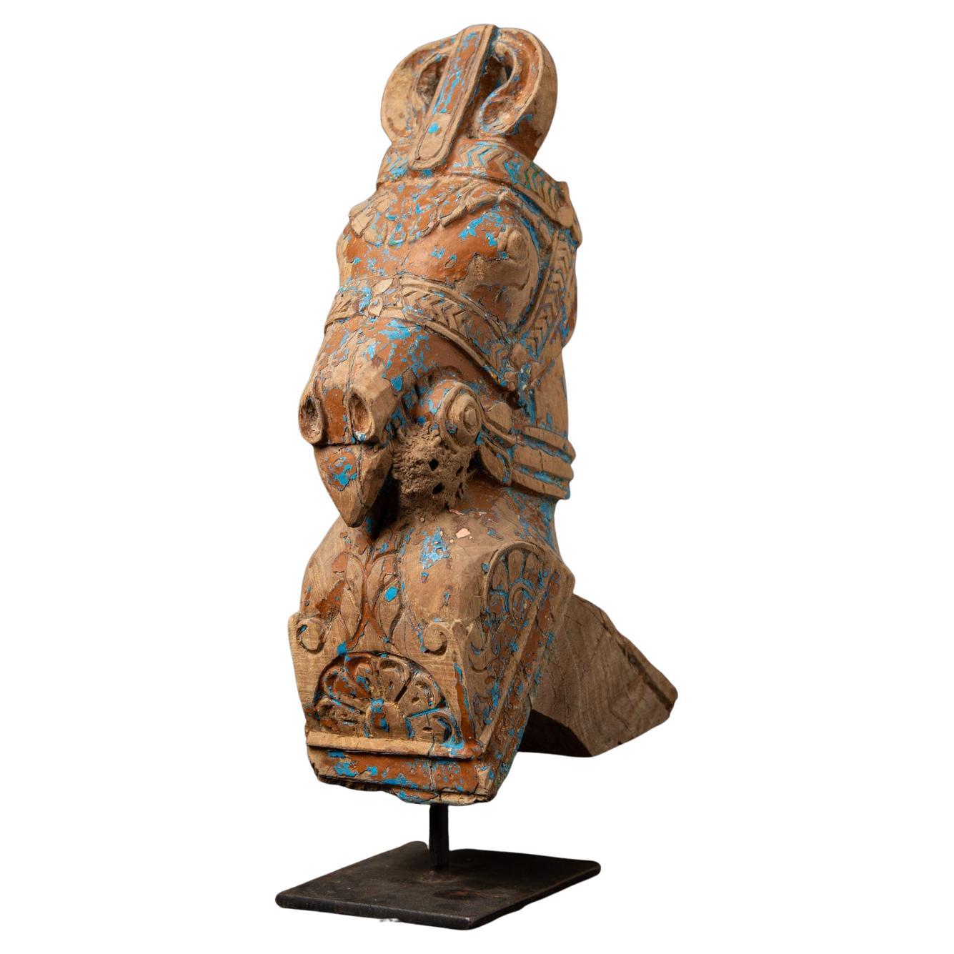 fragment de temple ancien en bois du 19e siècle représentant une tête de cheval d
Inde